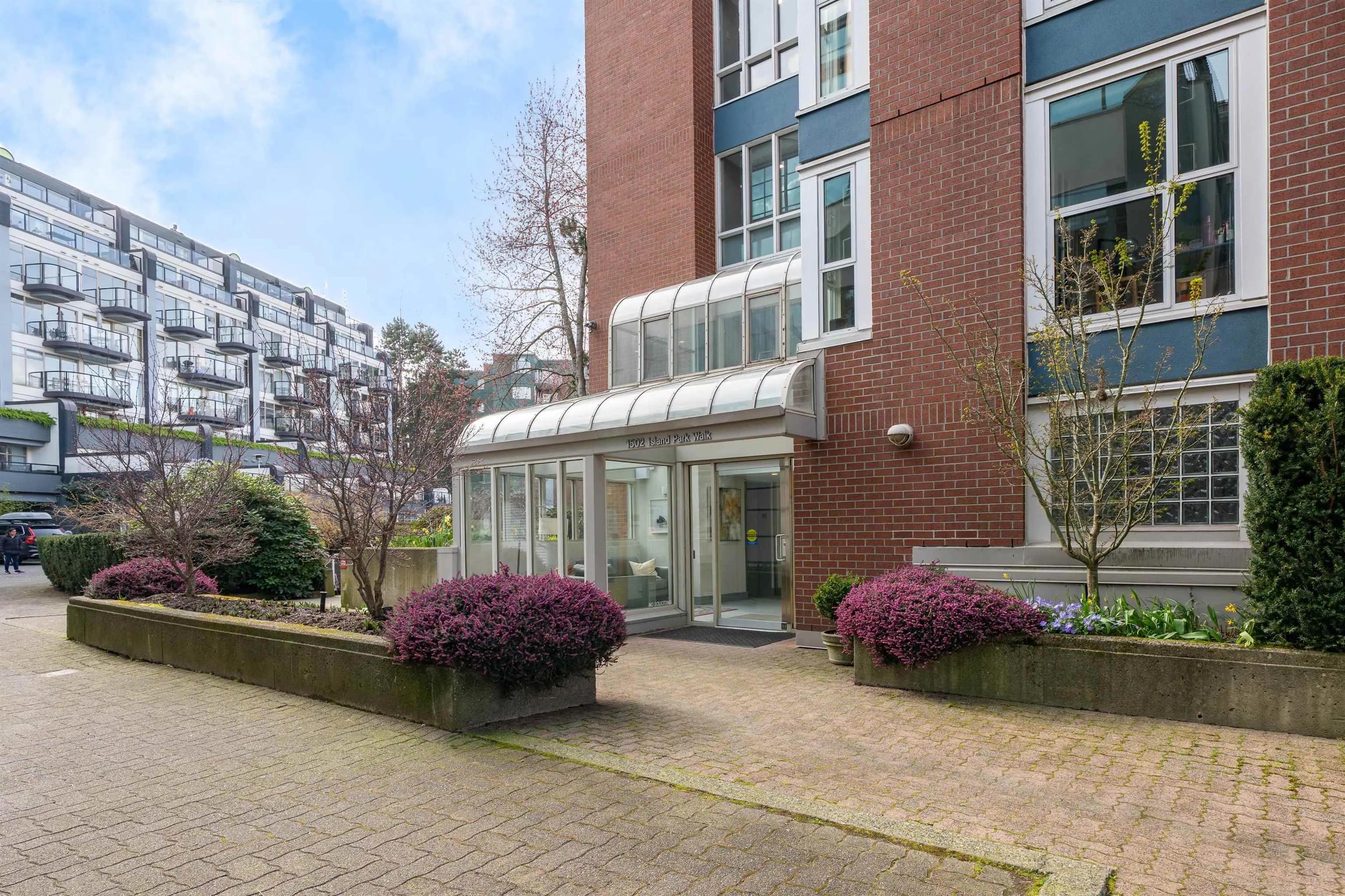 1502 Island Park Walk #405