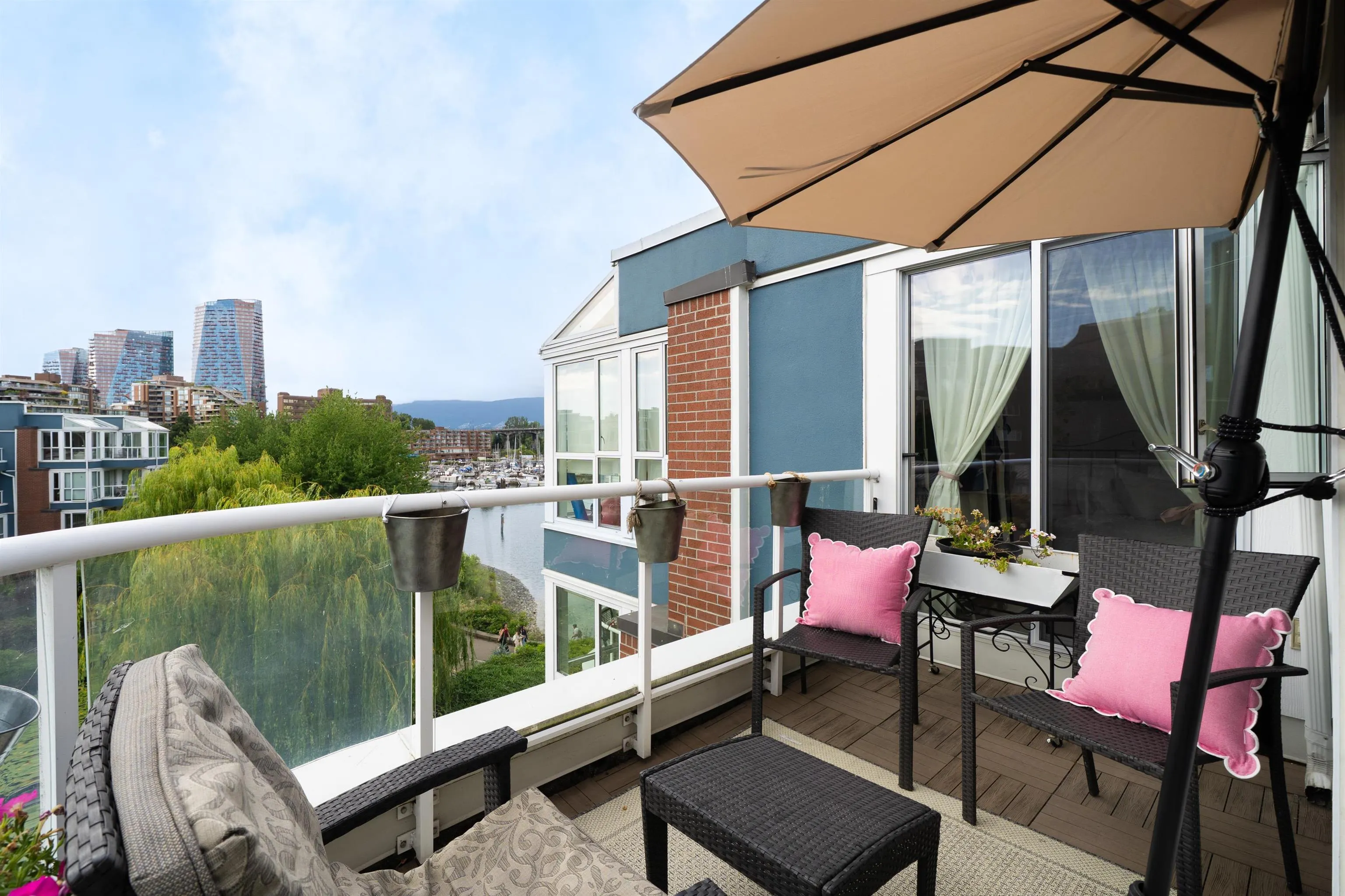 1502 Island Park Walk #405