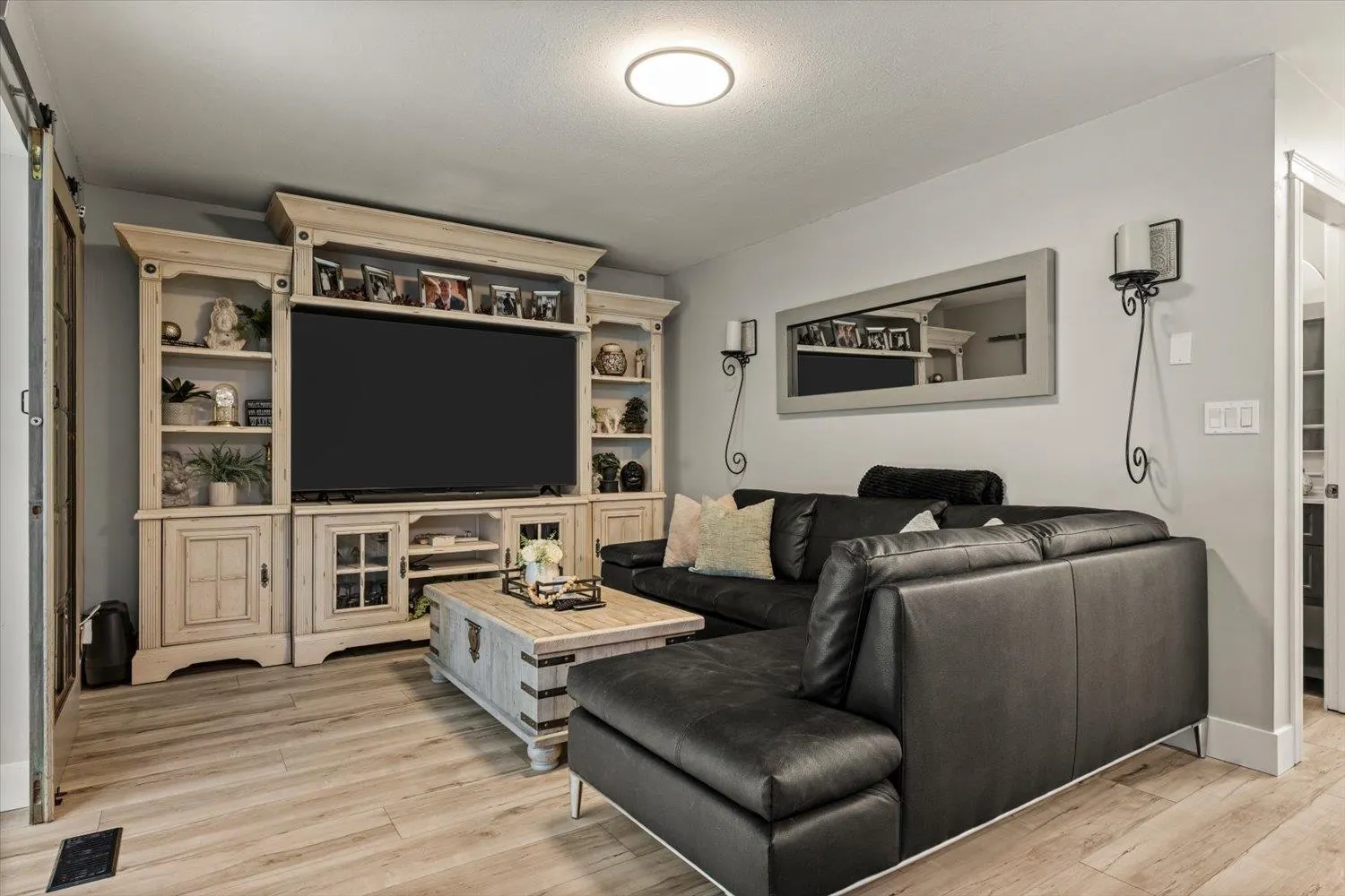 44756 Lancaster Drive