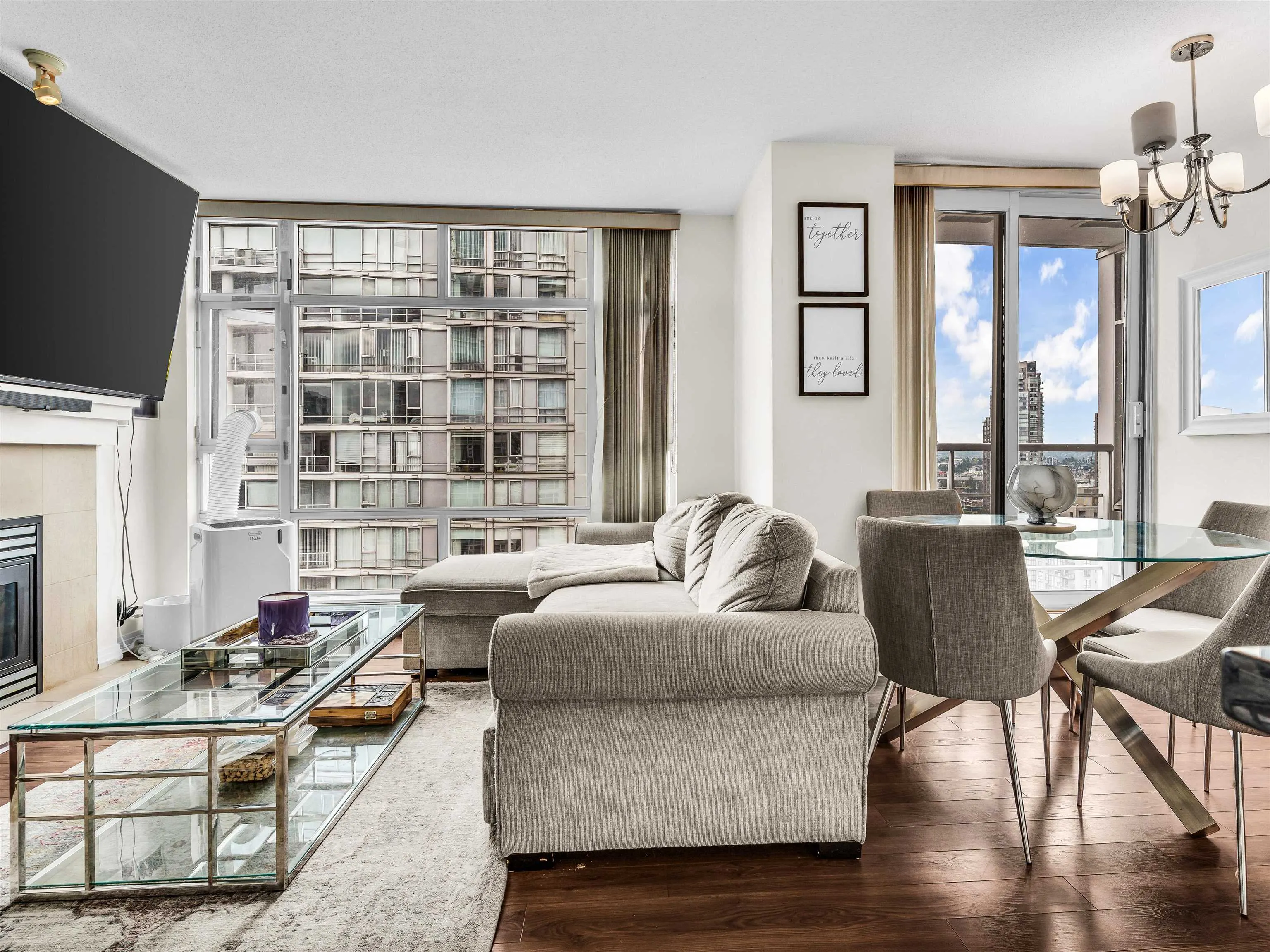 1199 Marinaside Crescent #2807