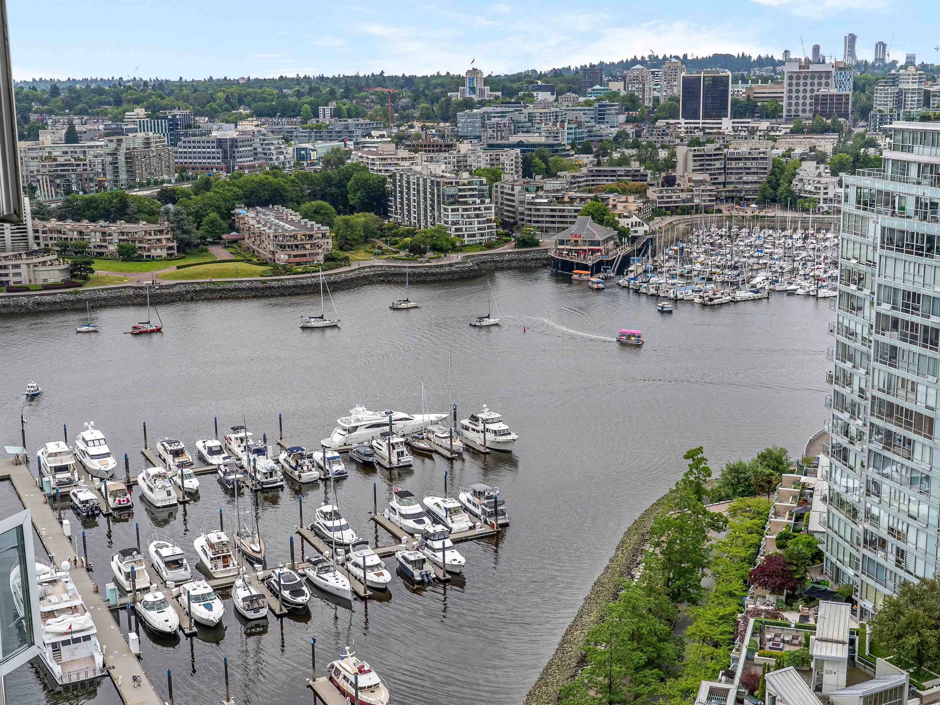 1199 Marinaside Crescent #2807
