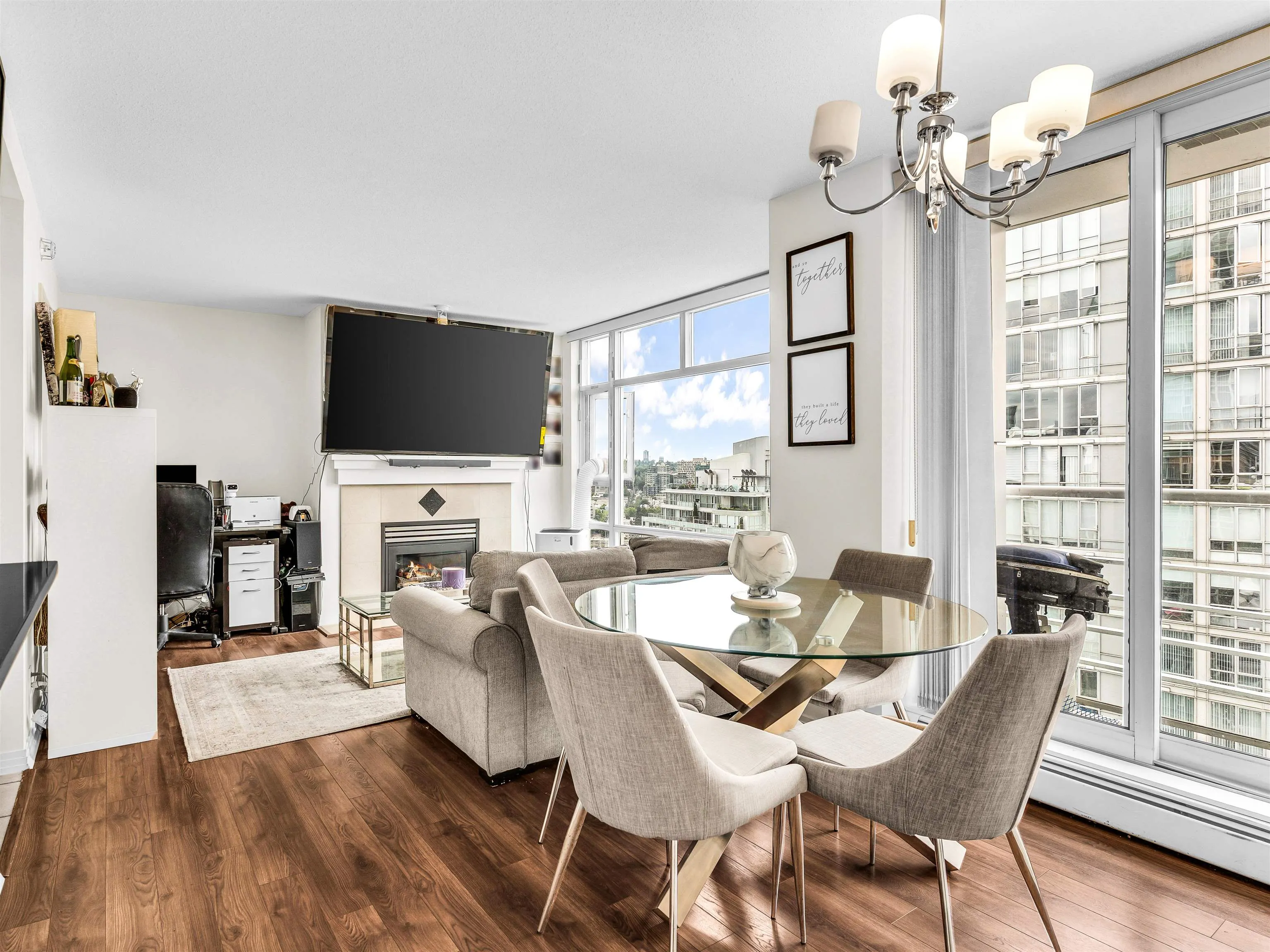 1199 Marinaside Crescent #2807