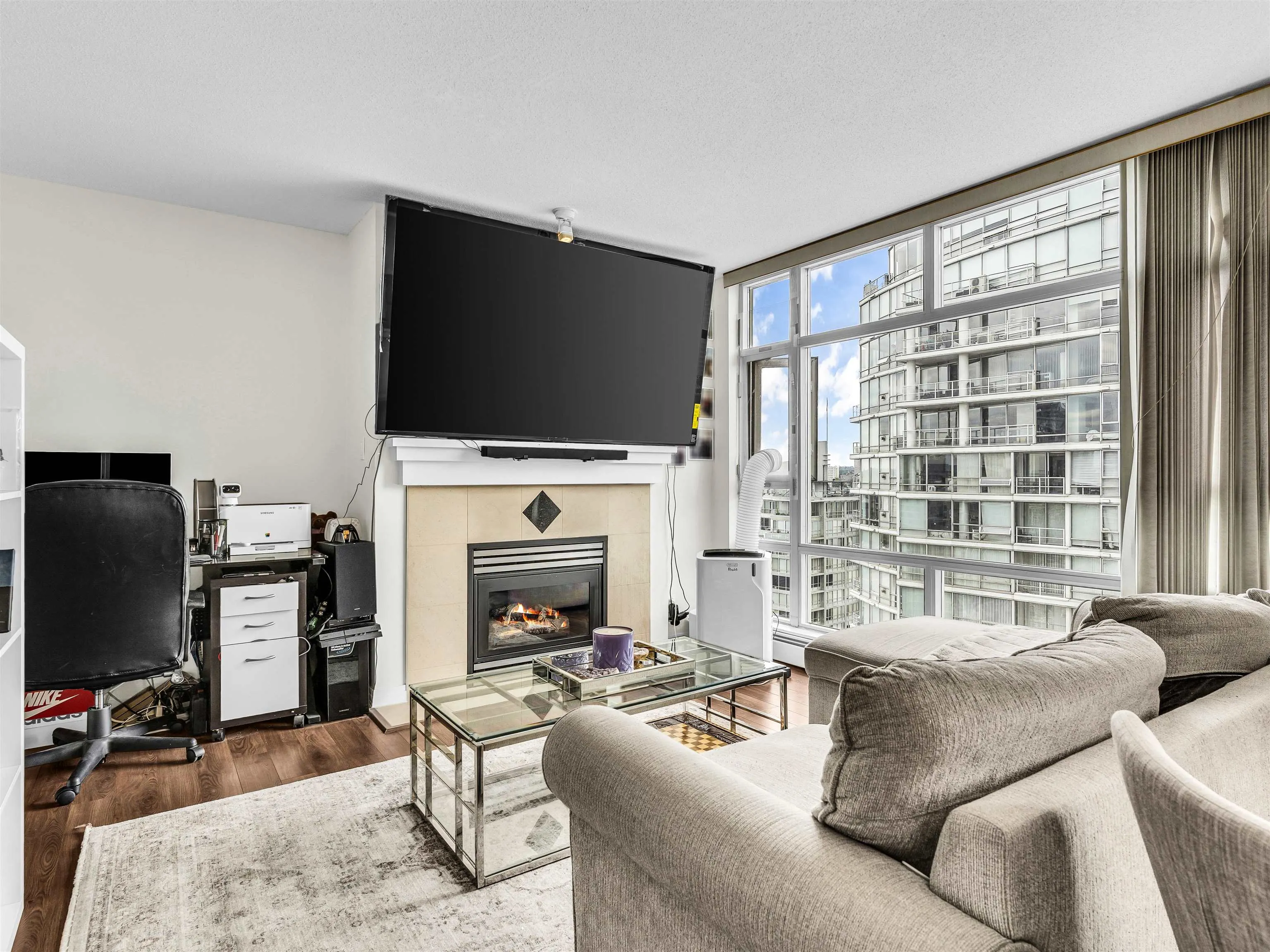 1199 Marinaside Crescent #2807
