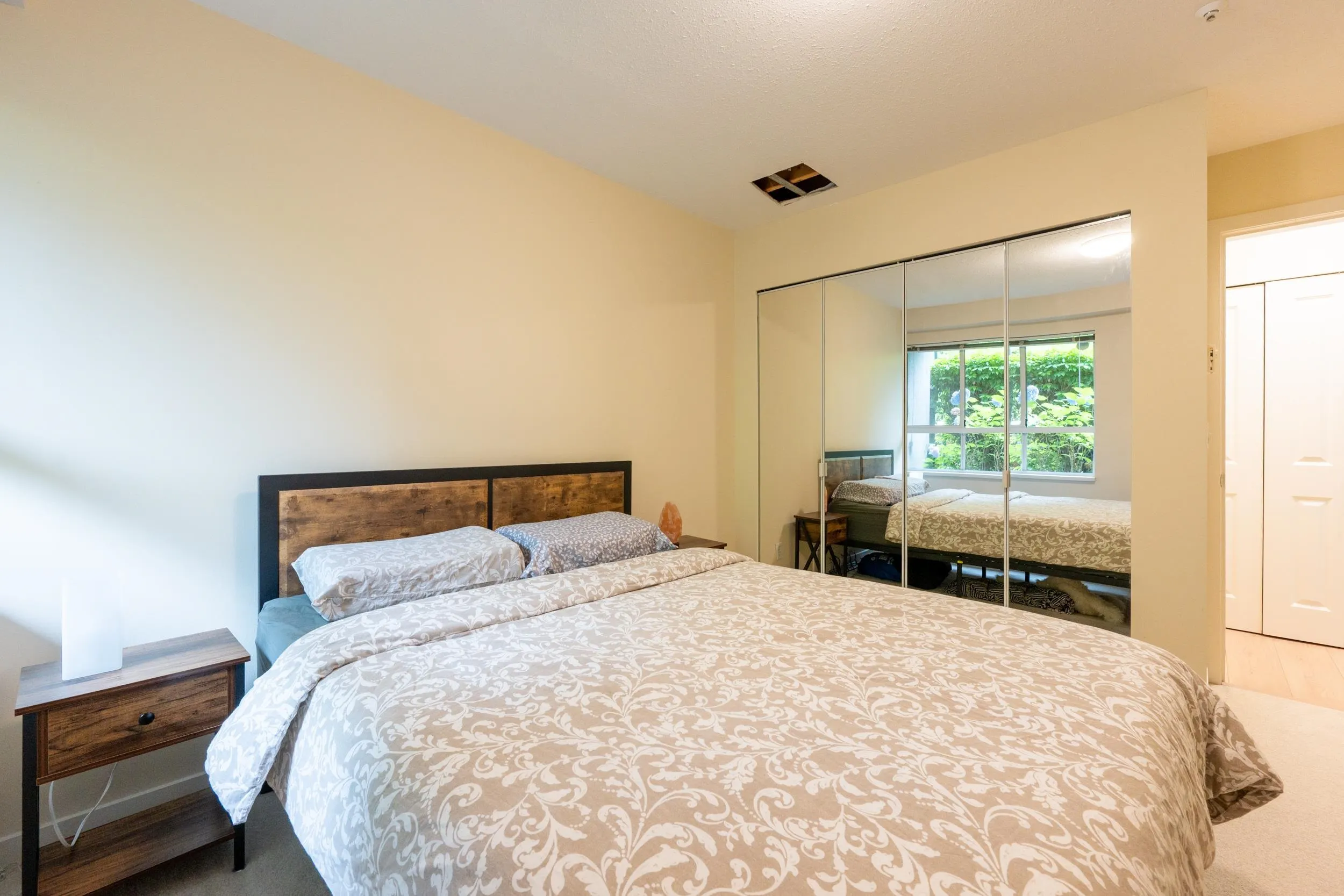 1386 W 6th Avenue #1