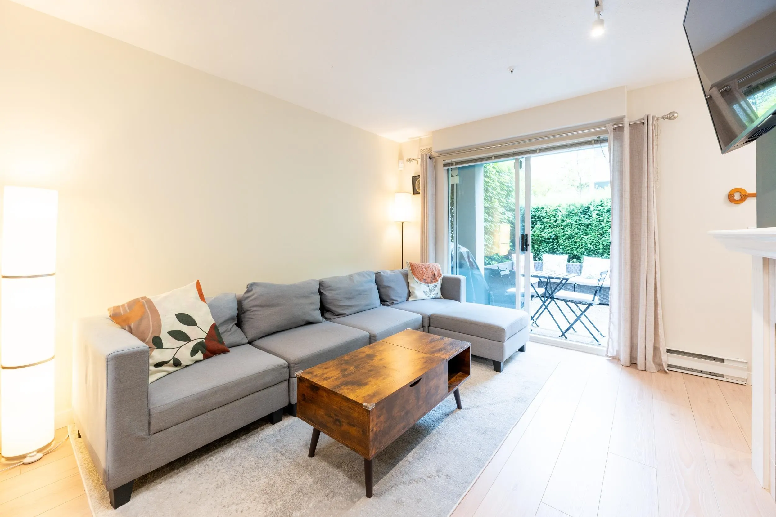 1386 W 6th Avenue #1
