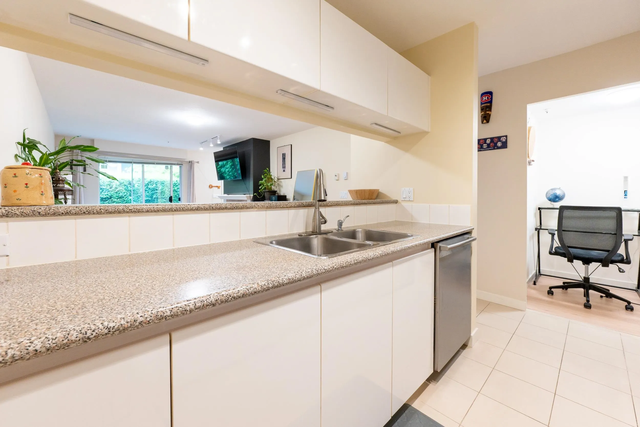 1386 W 6th Avenue #1