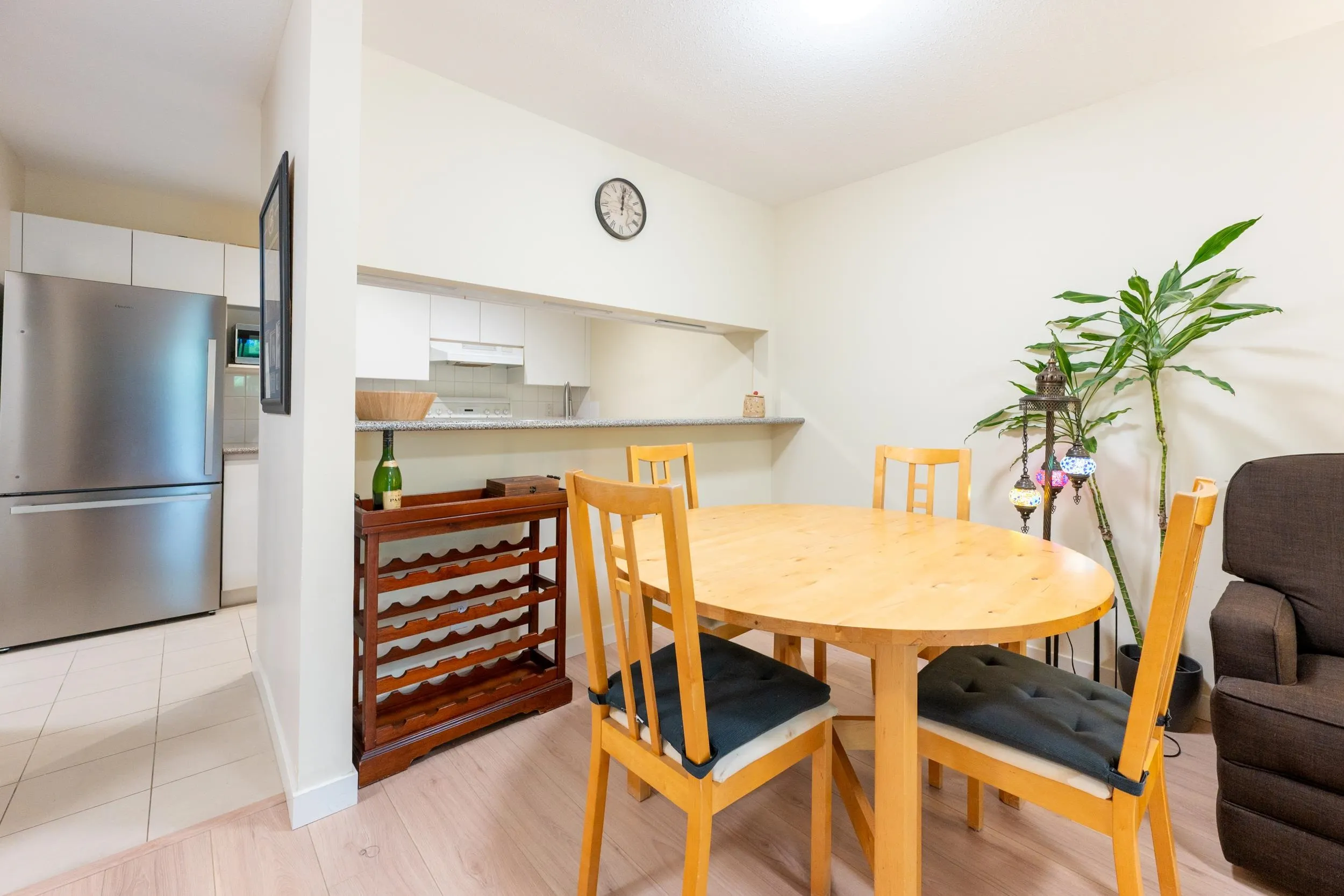 1386 W 6th Avenue #1