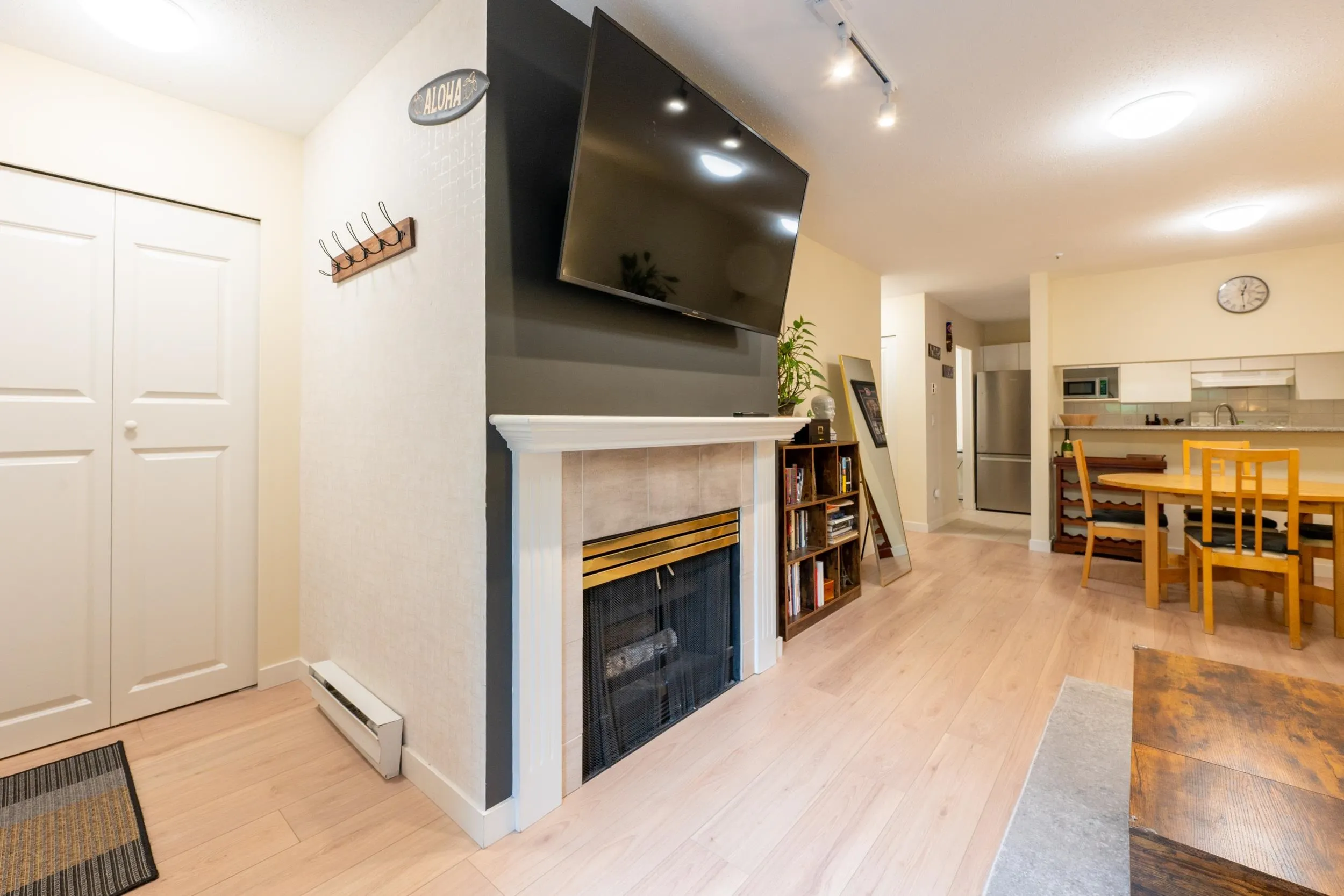 1386 W 6th Avenue #1