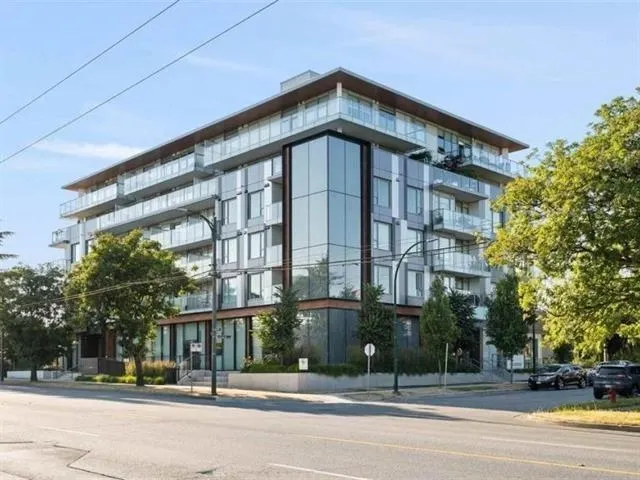 5693 Elizabeth Street #304