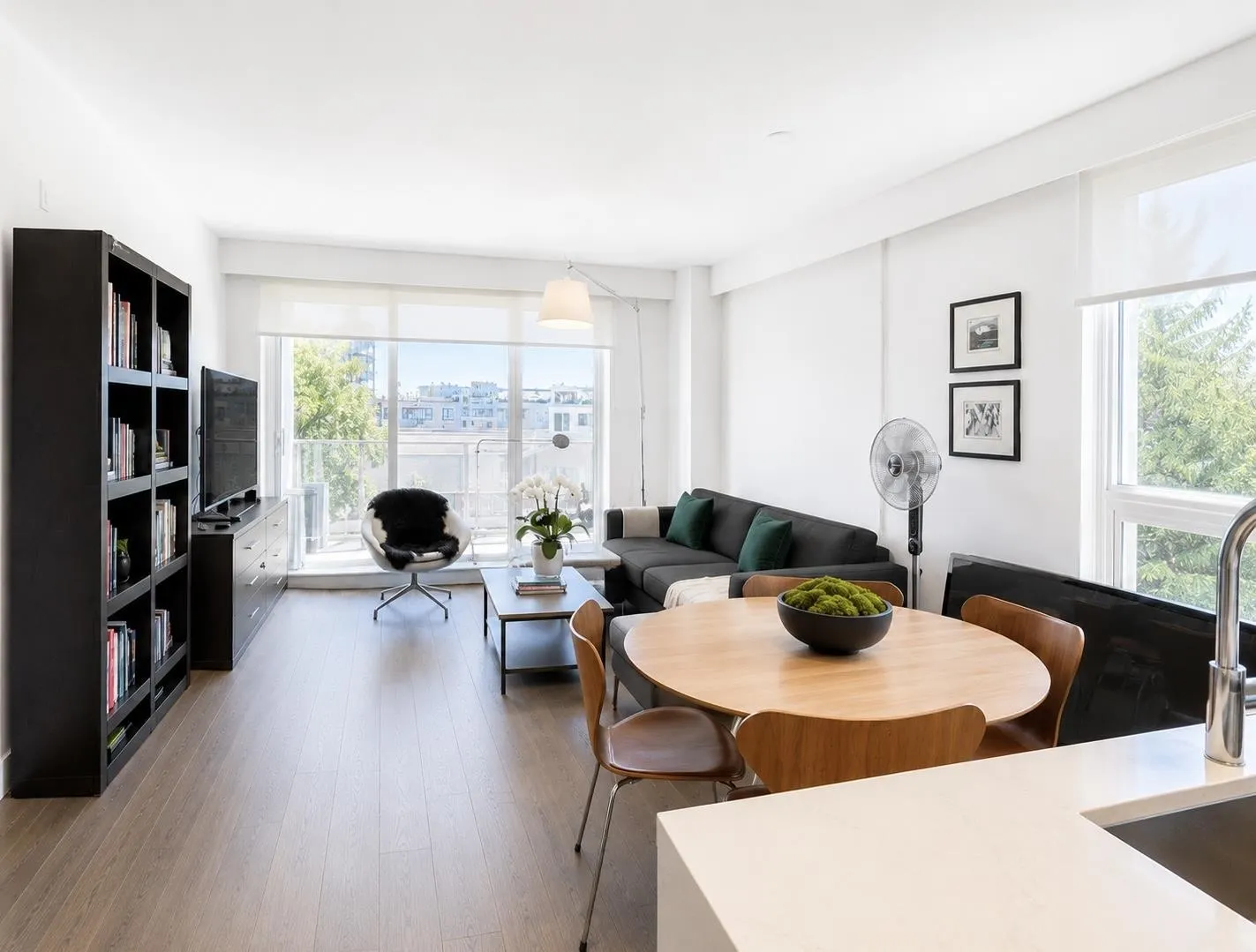 5693 Elizabeth Street #304