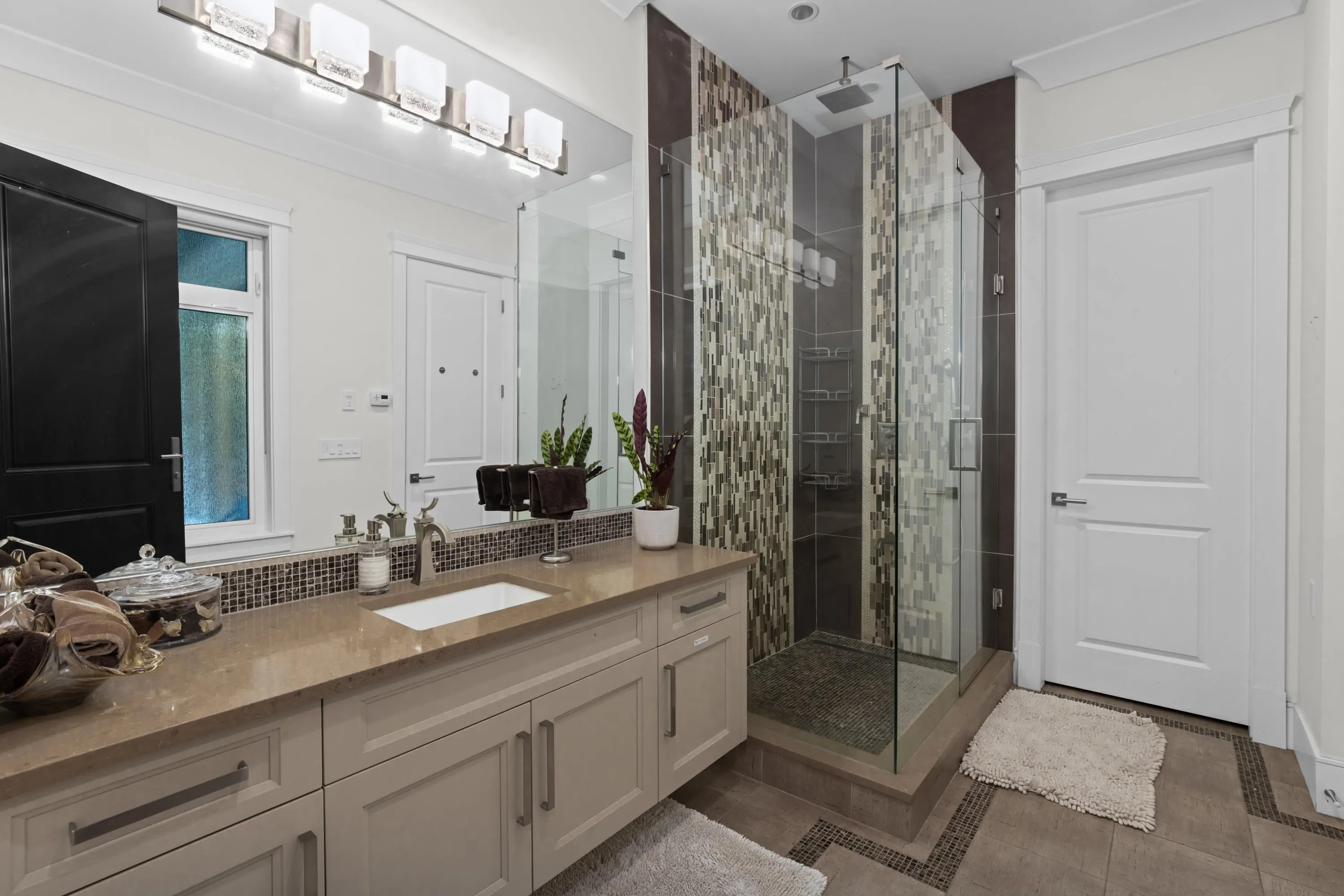 3083 Semiahmoo Trail