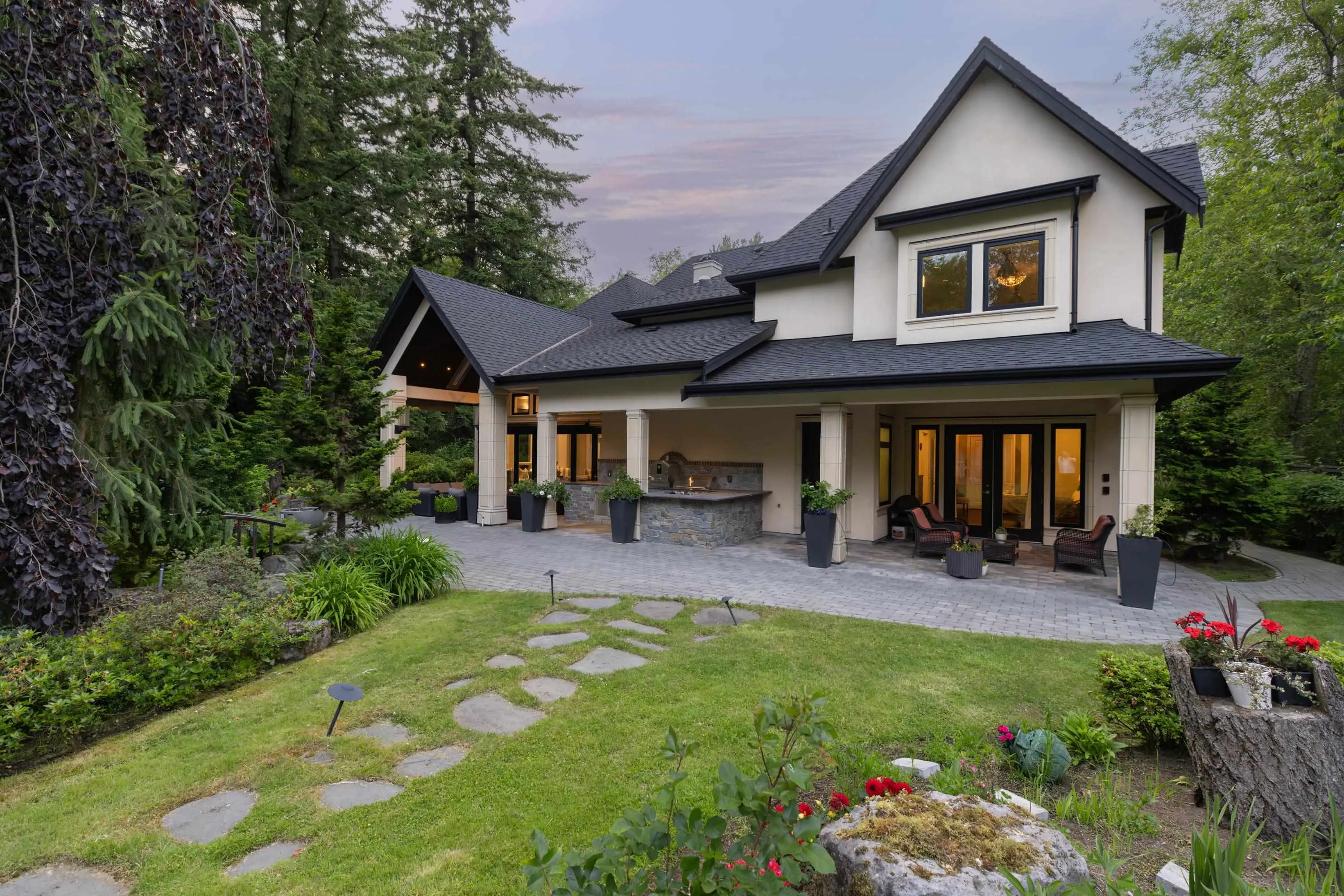 3083 Semiahmoo Trail