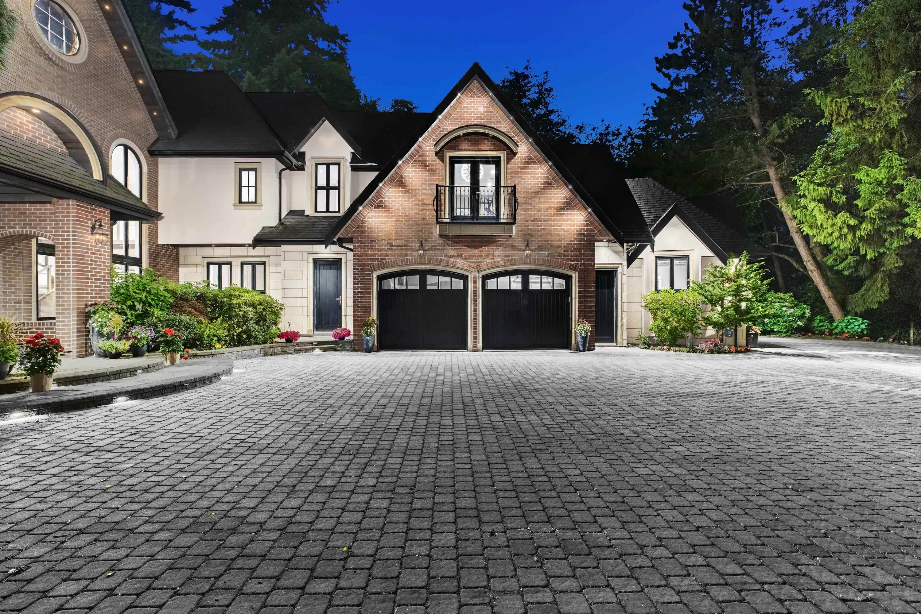 3083 Semiahmoo Trail