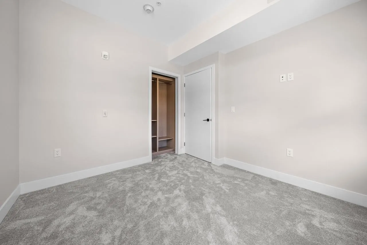 130 W Woodstock Avenue