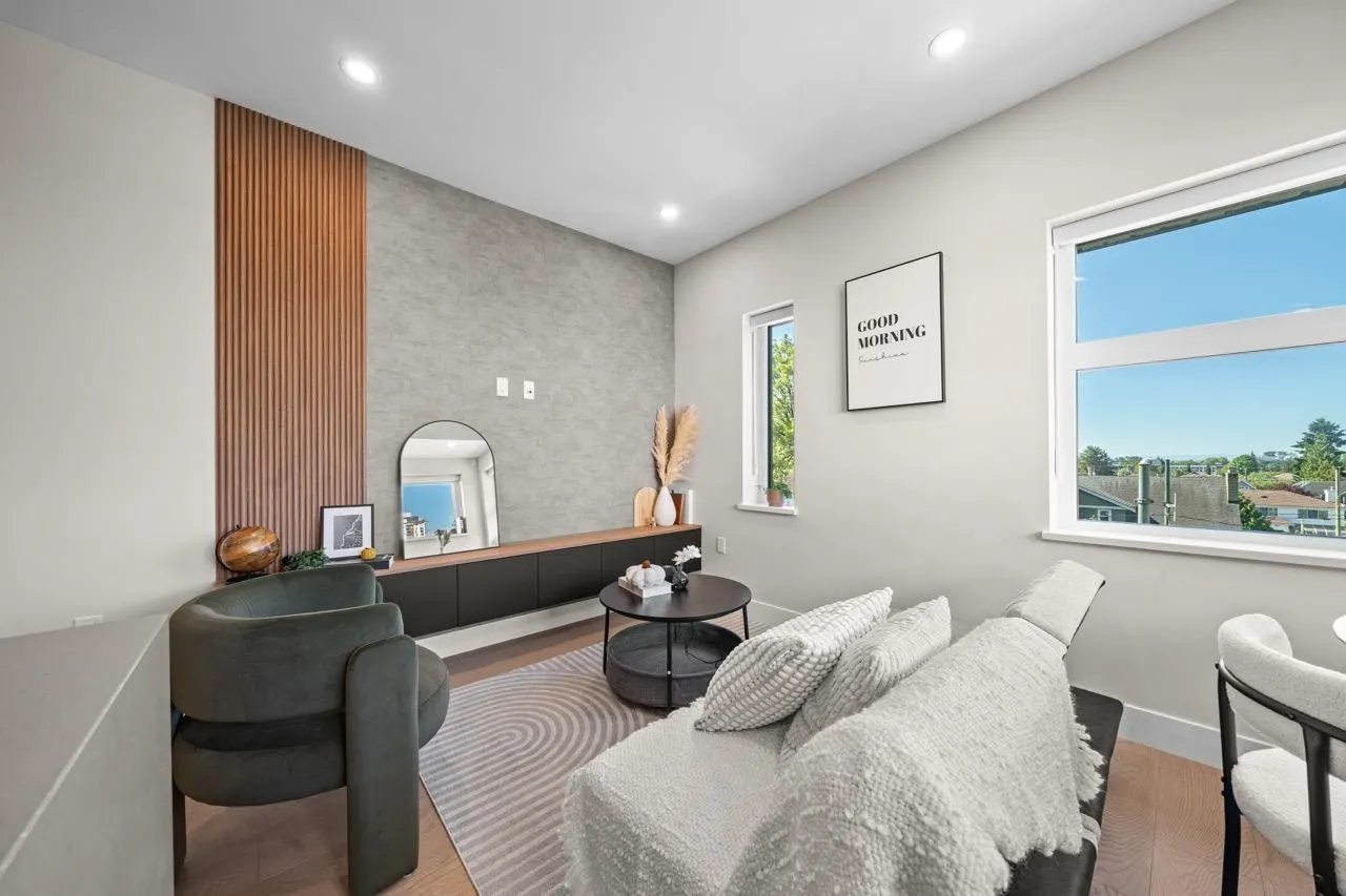 128 W Woodstock Avenue #5