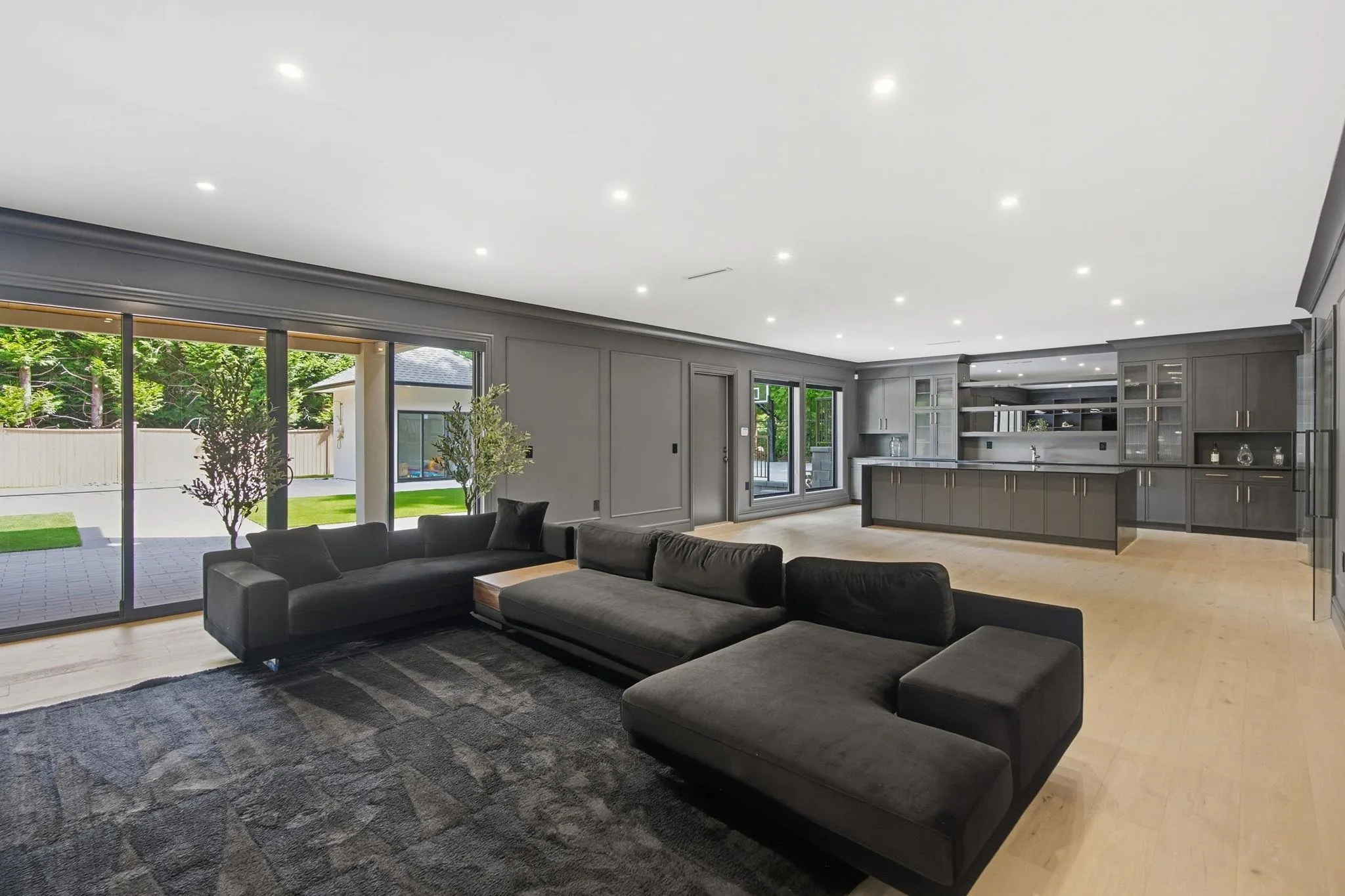 13909 28 Avenue