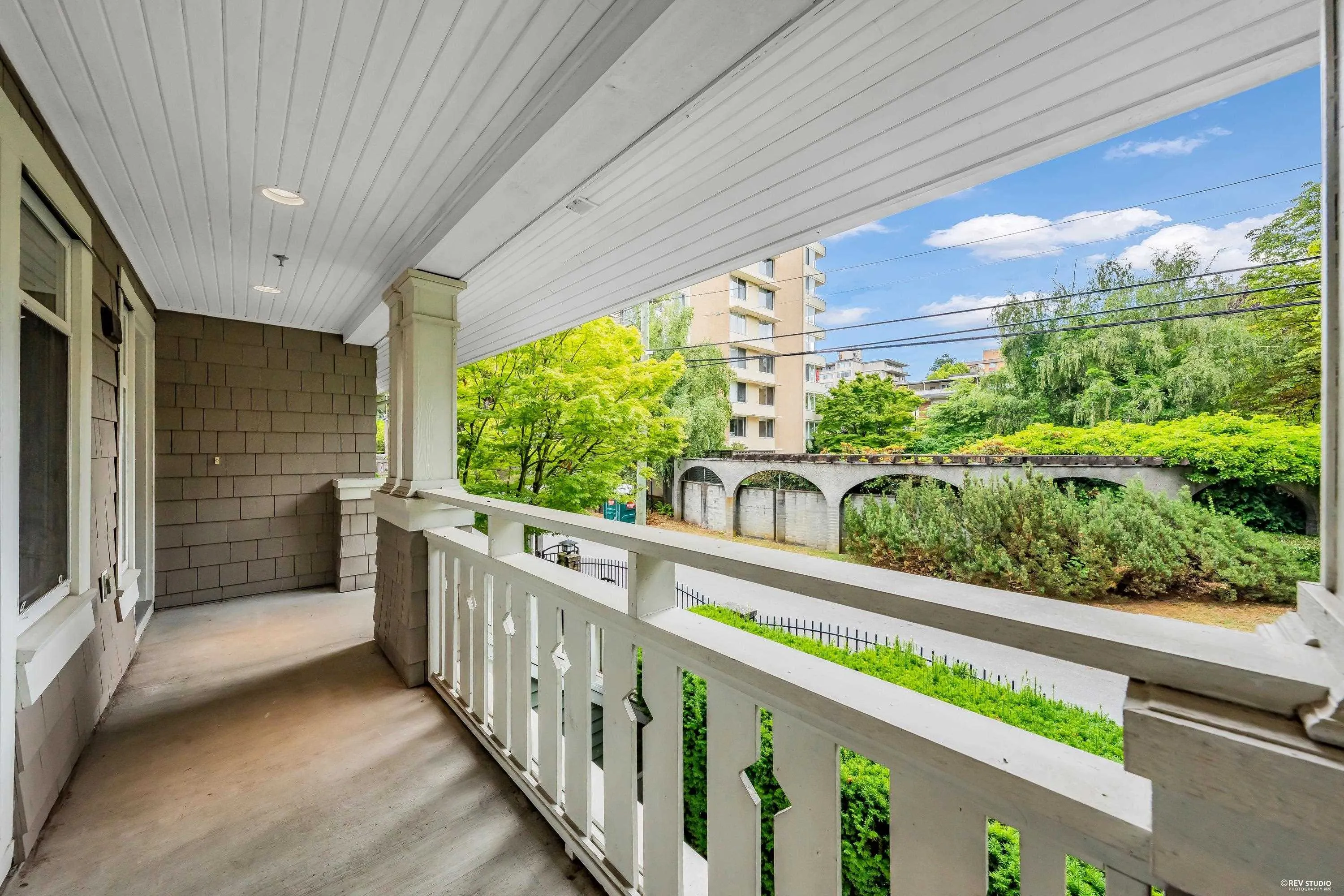 2459 W 39th Avenue