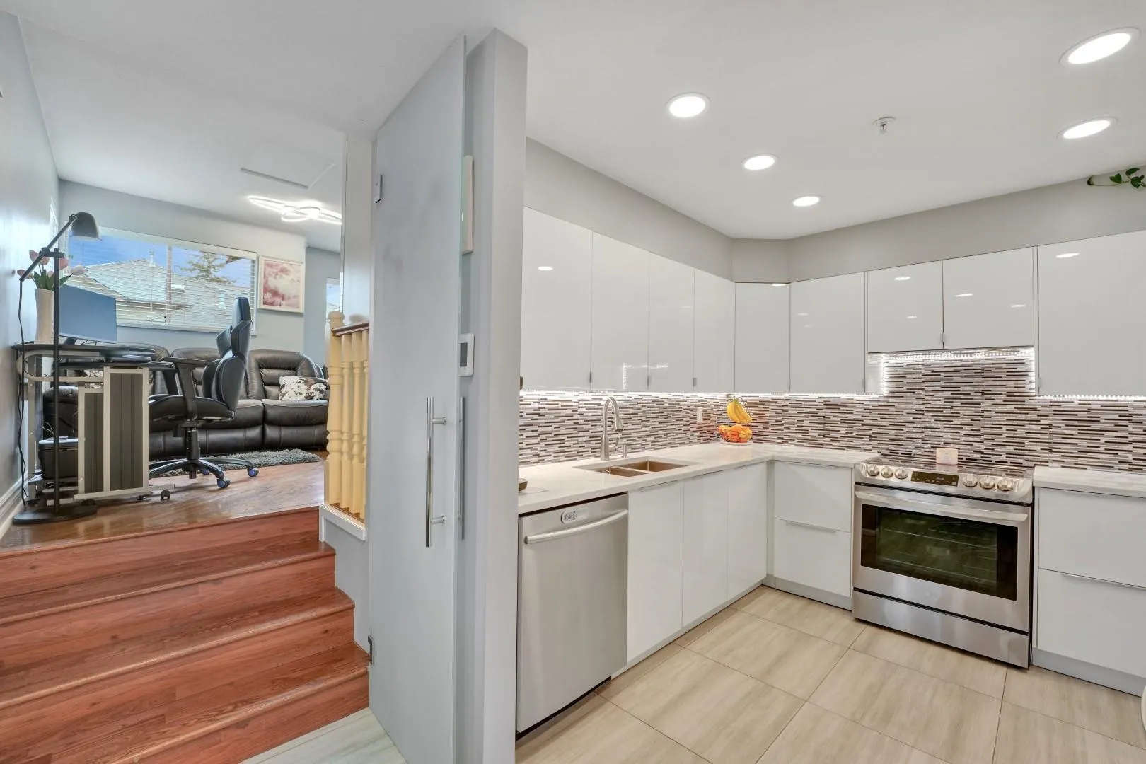 19160 119 Avenue #14