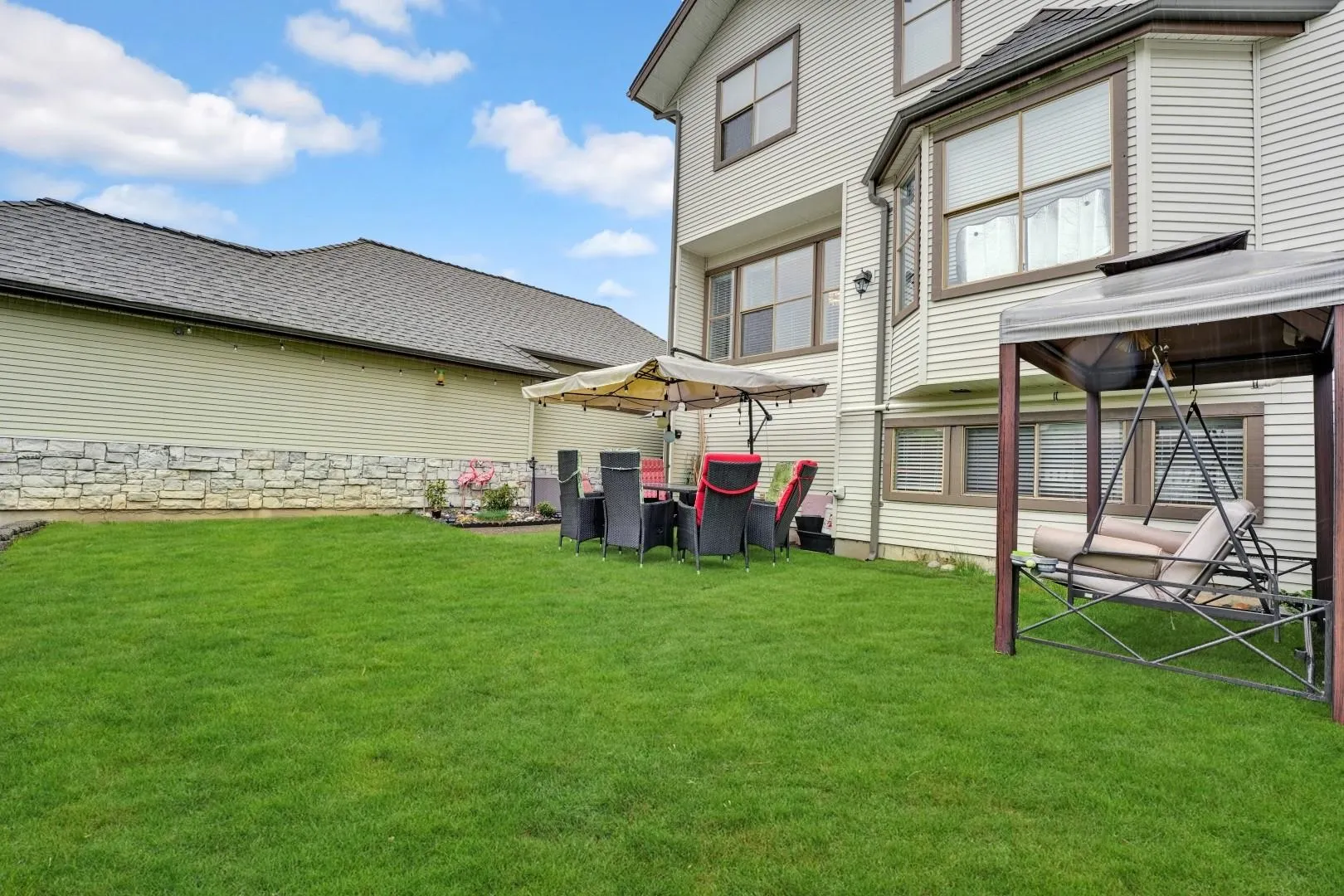 19160 119 Avenue #14