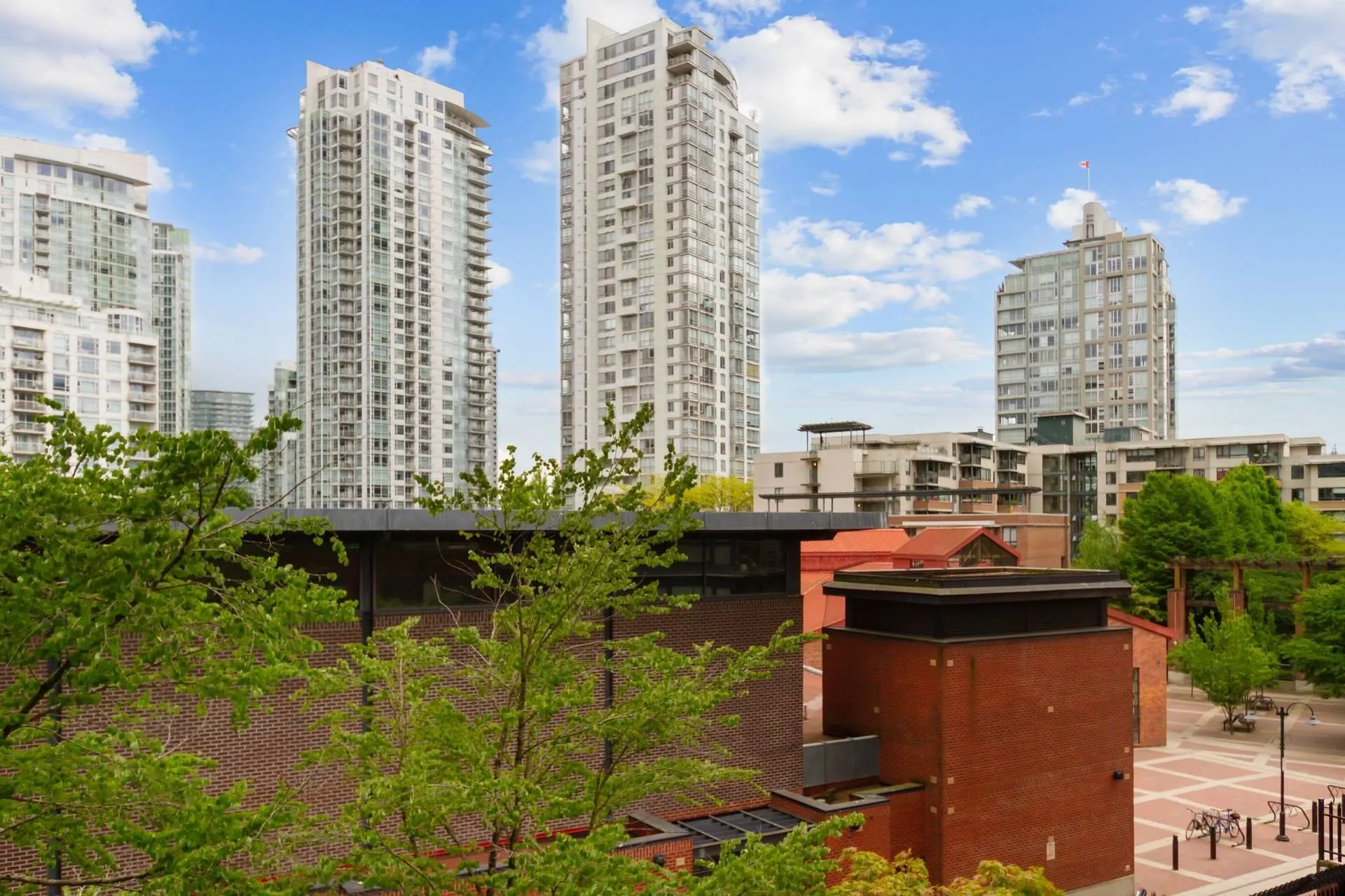 199 Drake Street #3F