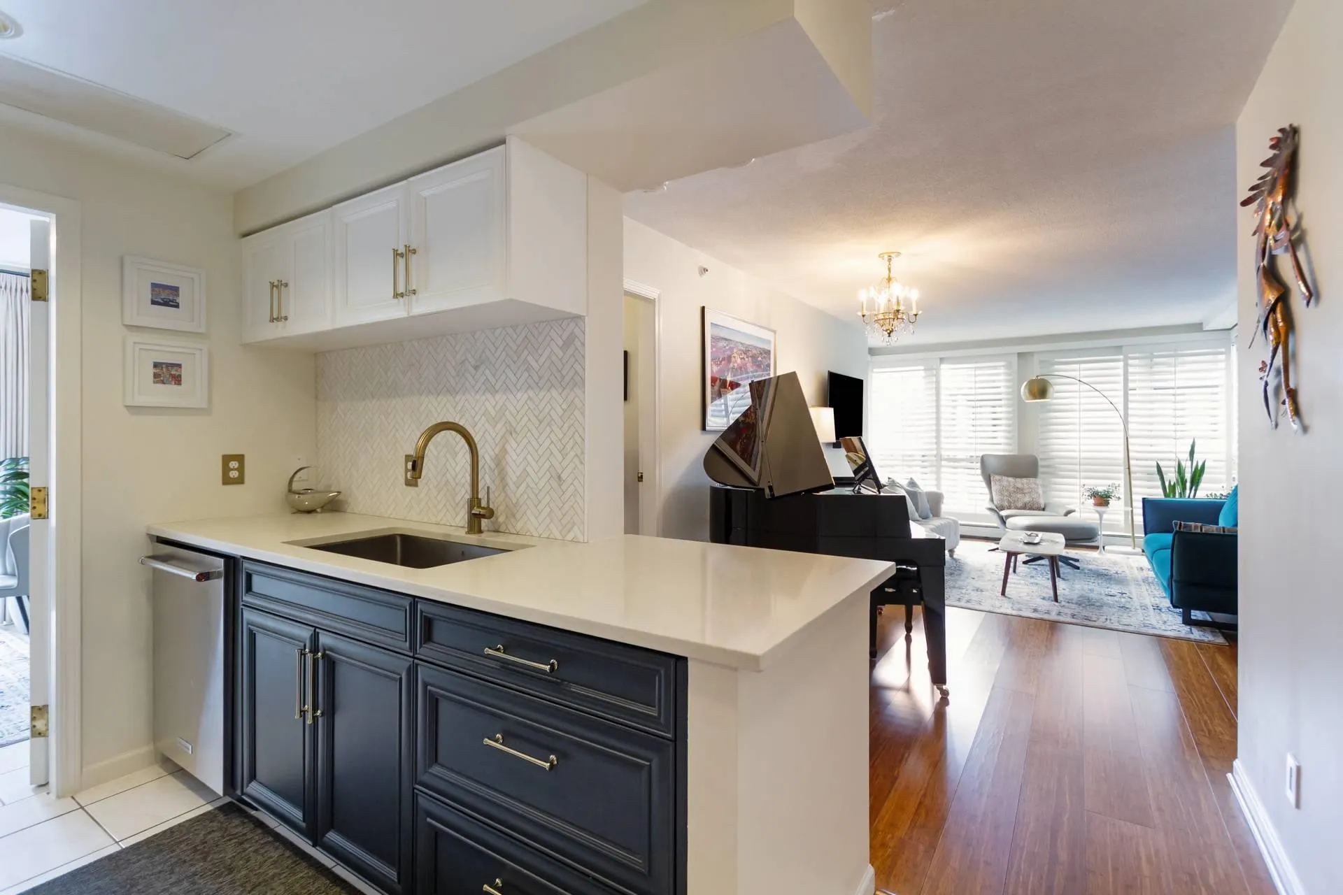 199 Drake Street #3F