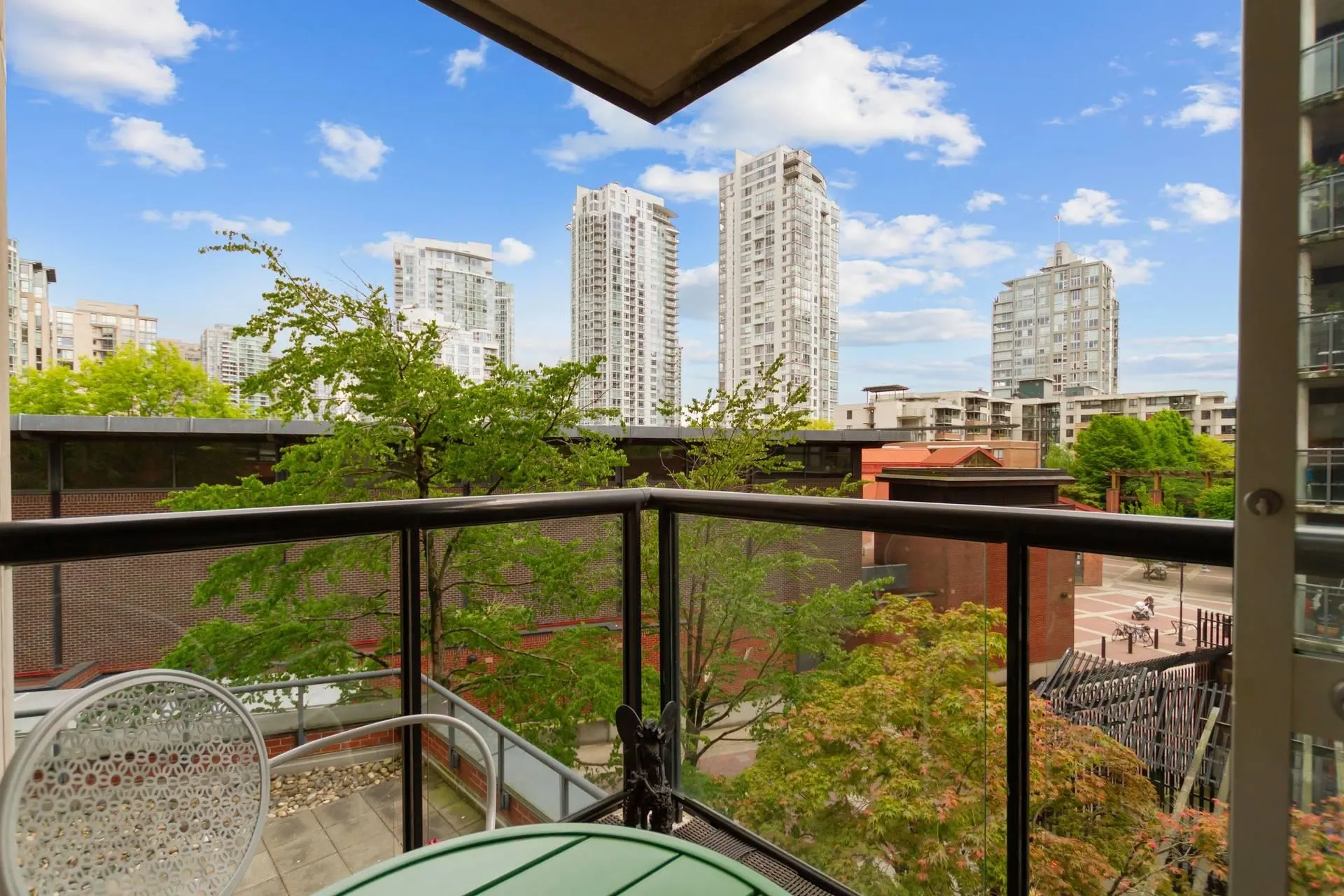 199 Drake Street #3F