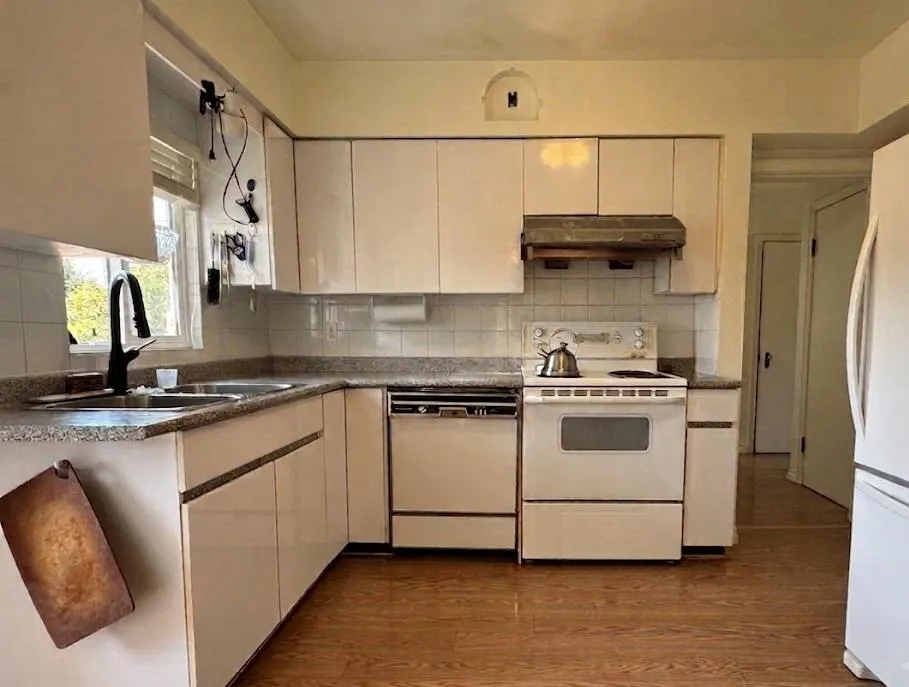 156 W 47th Avenue
