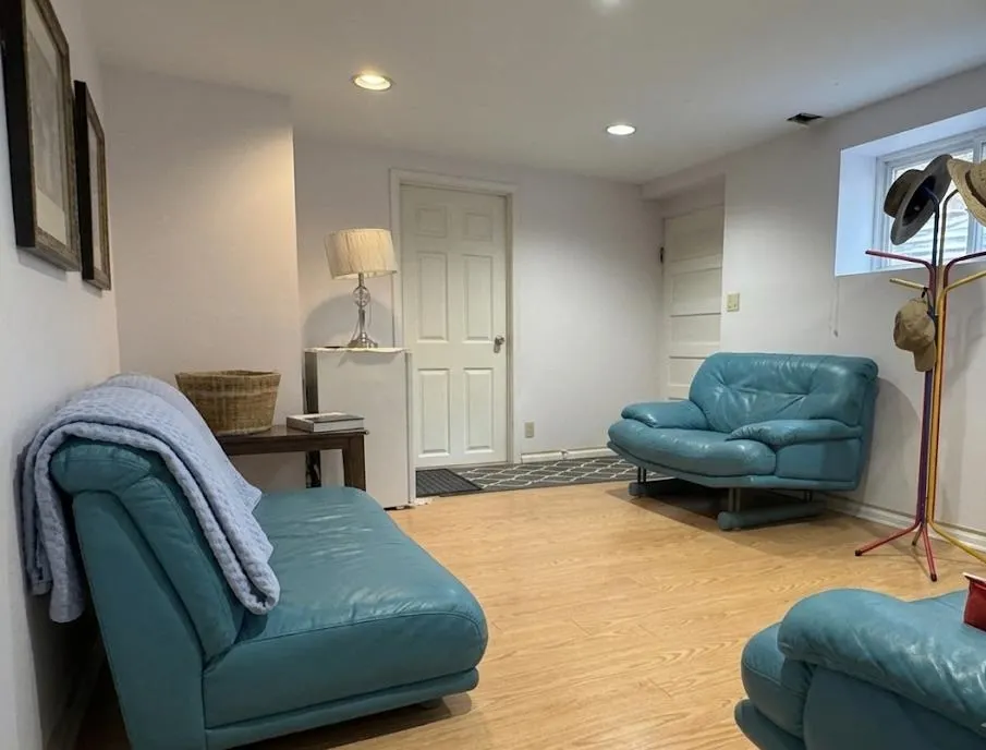 156 W 47th Avenue