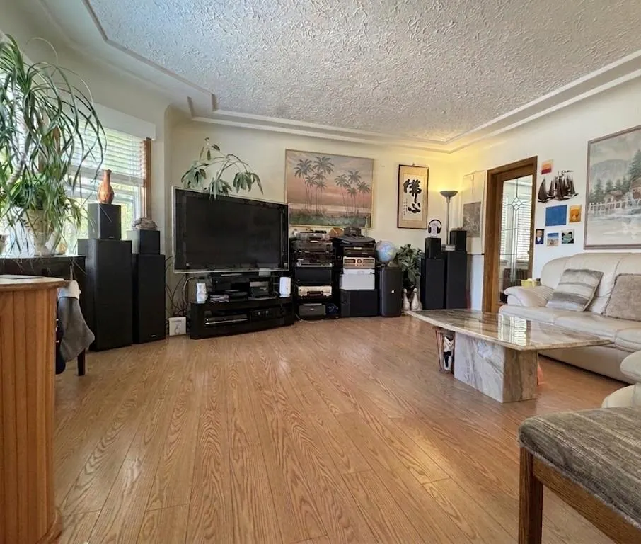 156 W 47th Avenue
