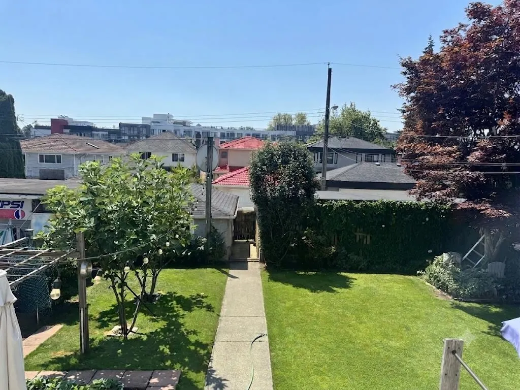 156 W 47th Avenue