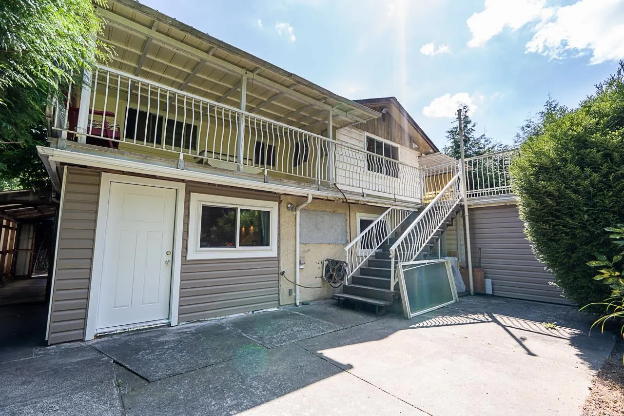 1671 Robertson Avenue