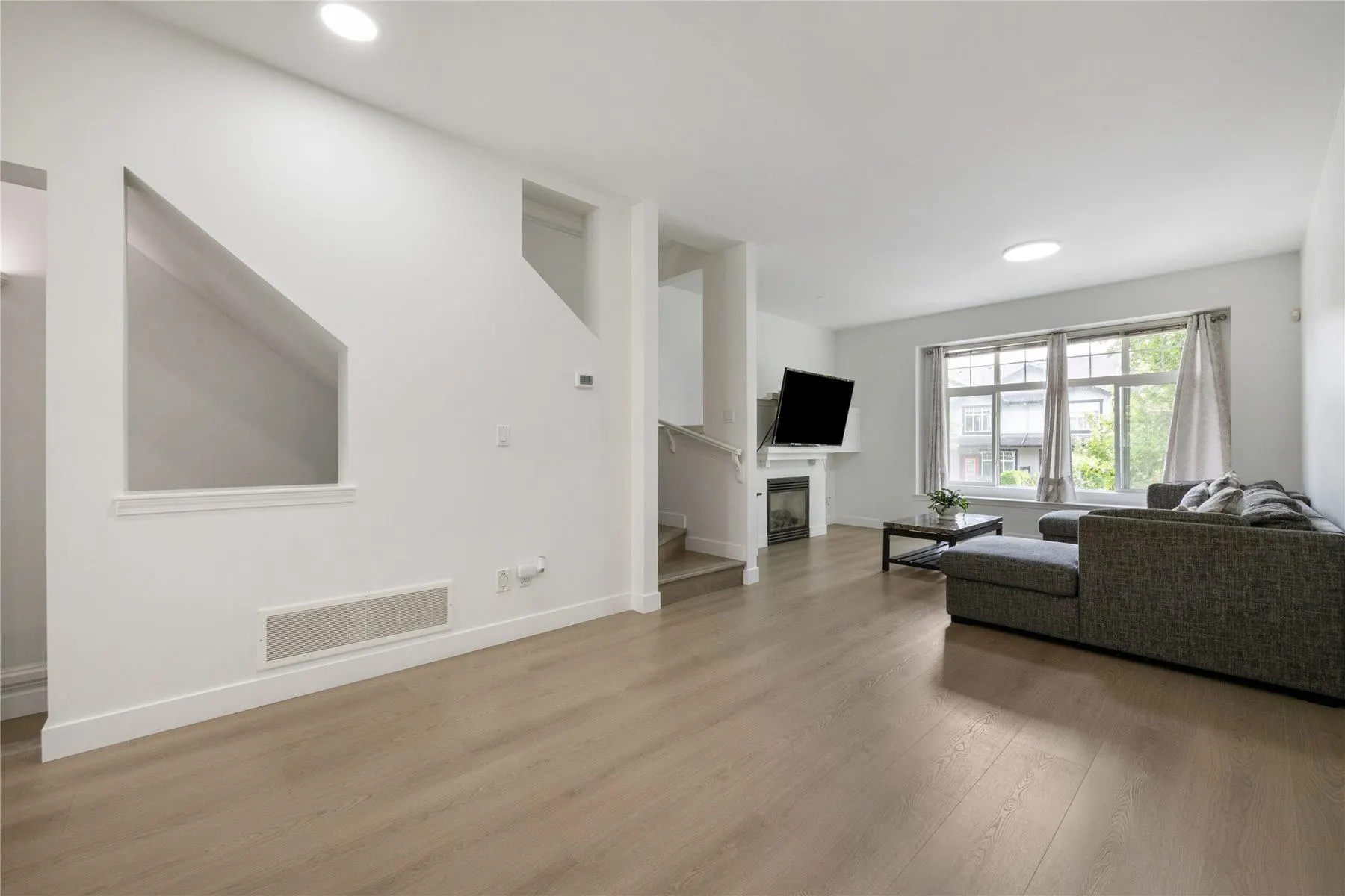 18839 69 Avenue #8
