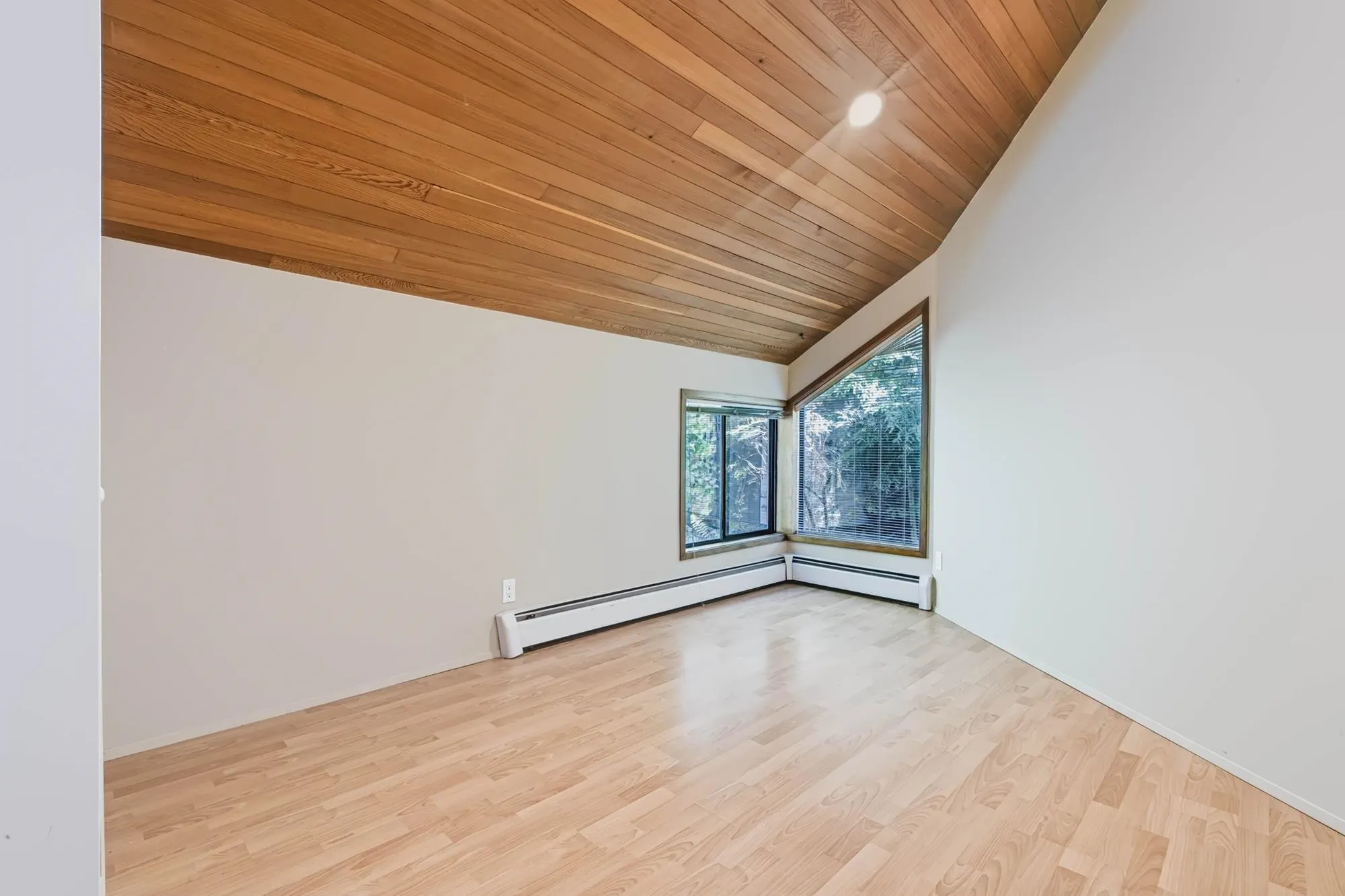 60 Walton Way