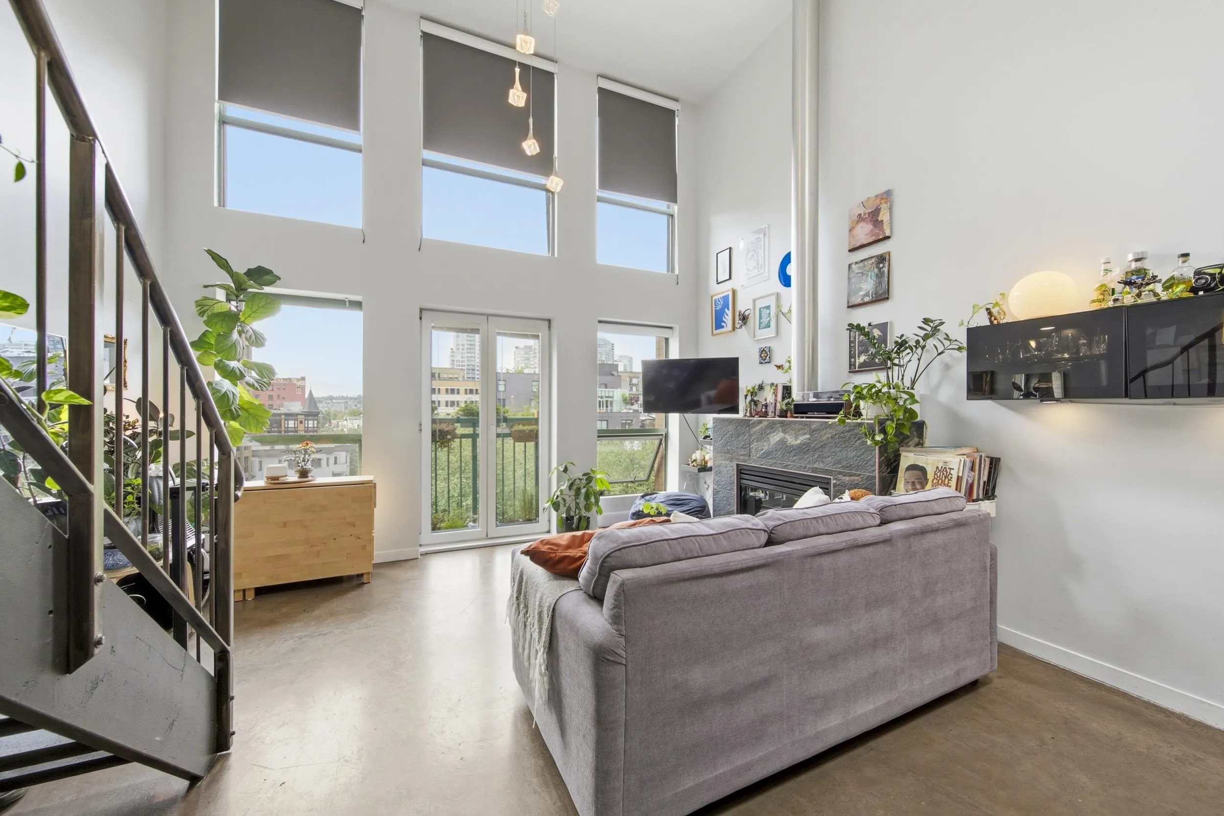 1 E Cordova Street #504