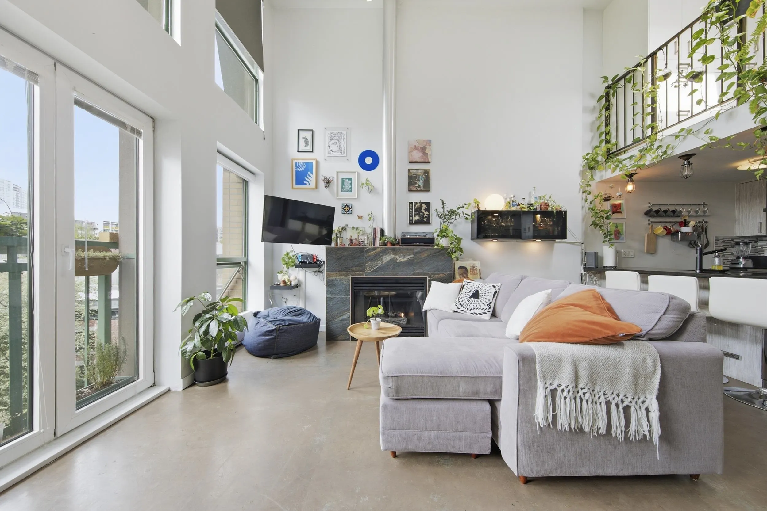1 E Cordova Street #504