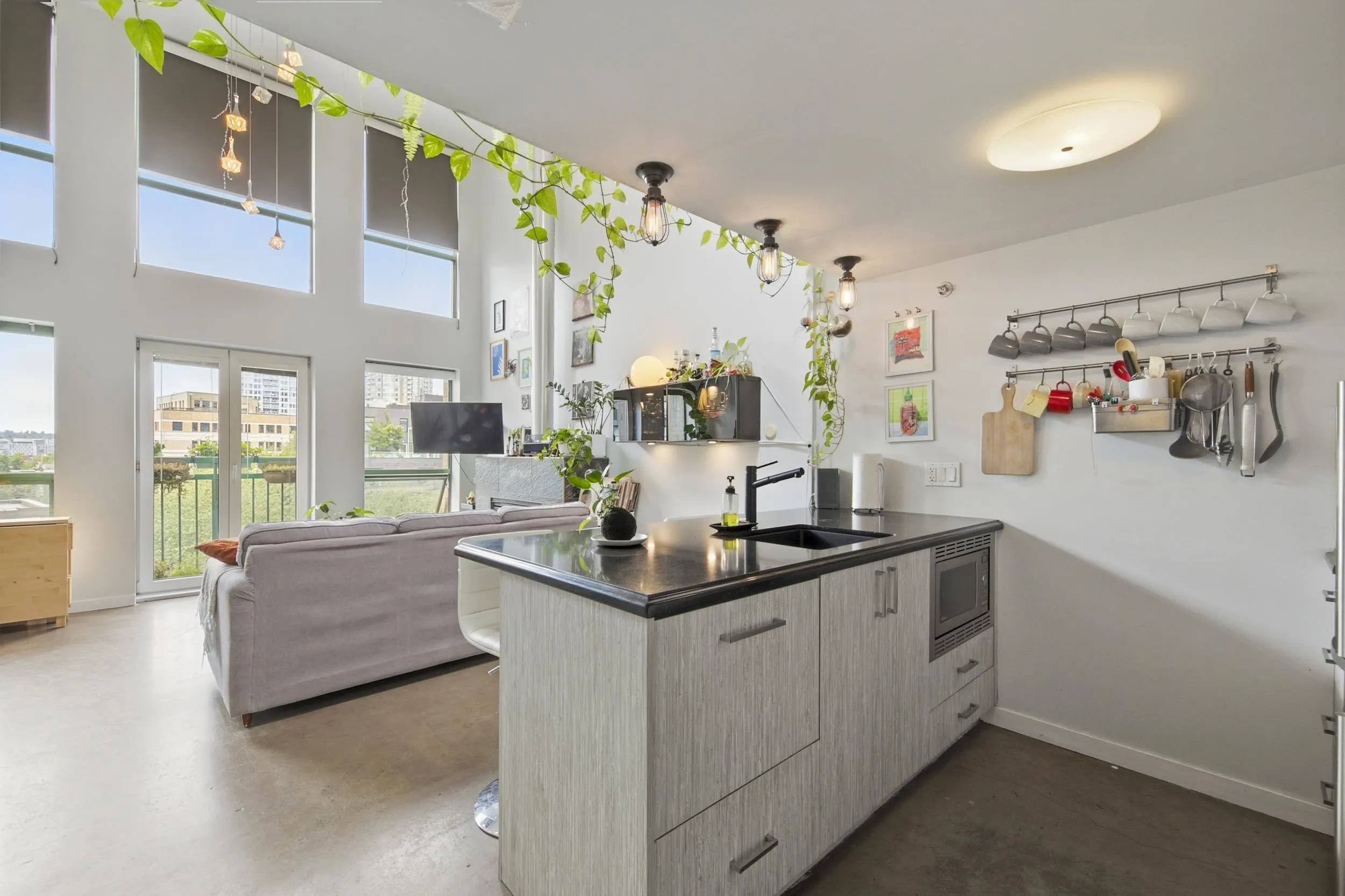 1 E Cordova Street #504