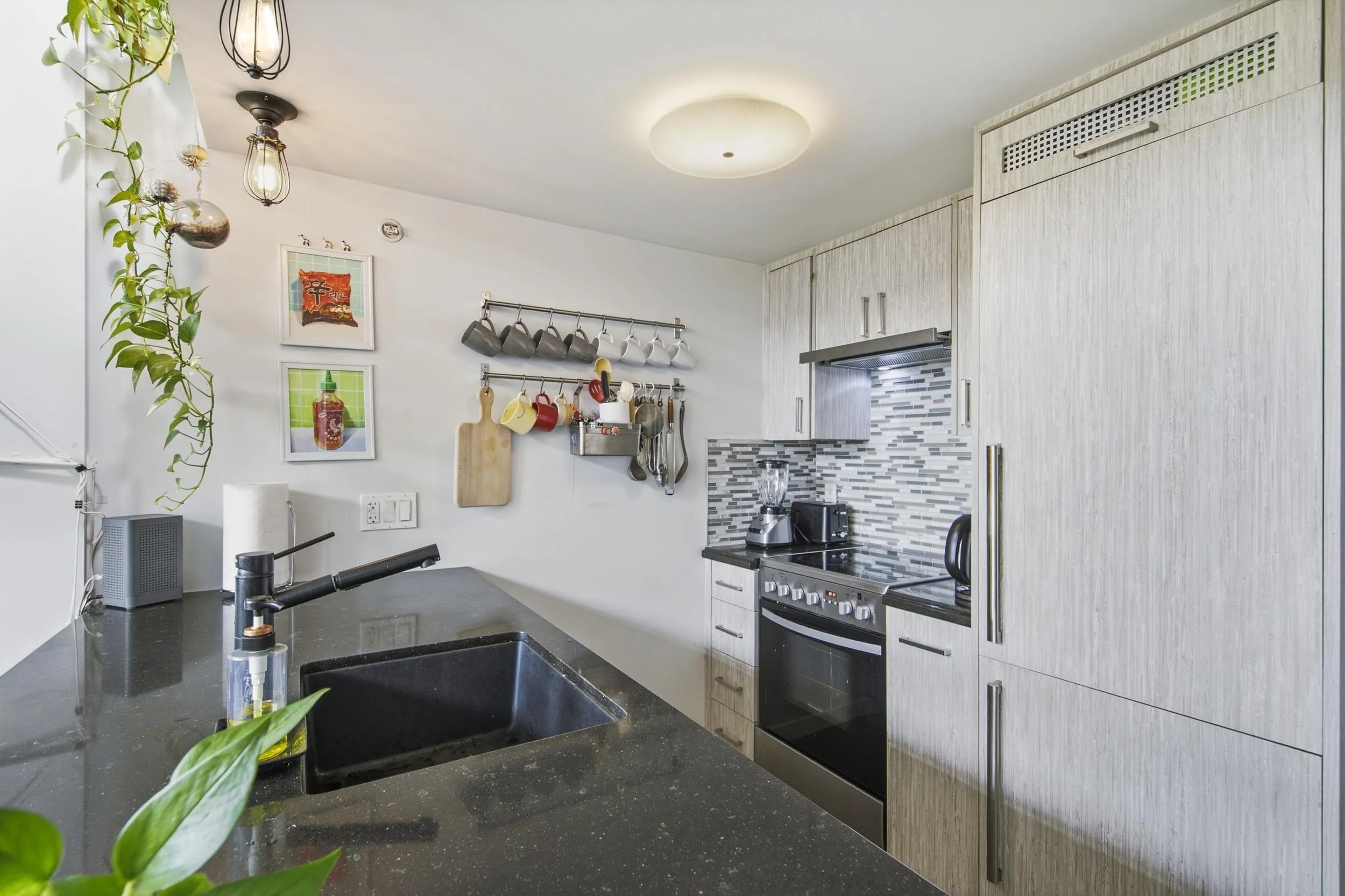 1 E Cordova Street #504