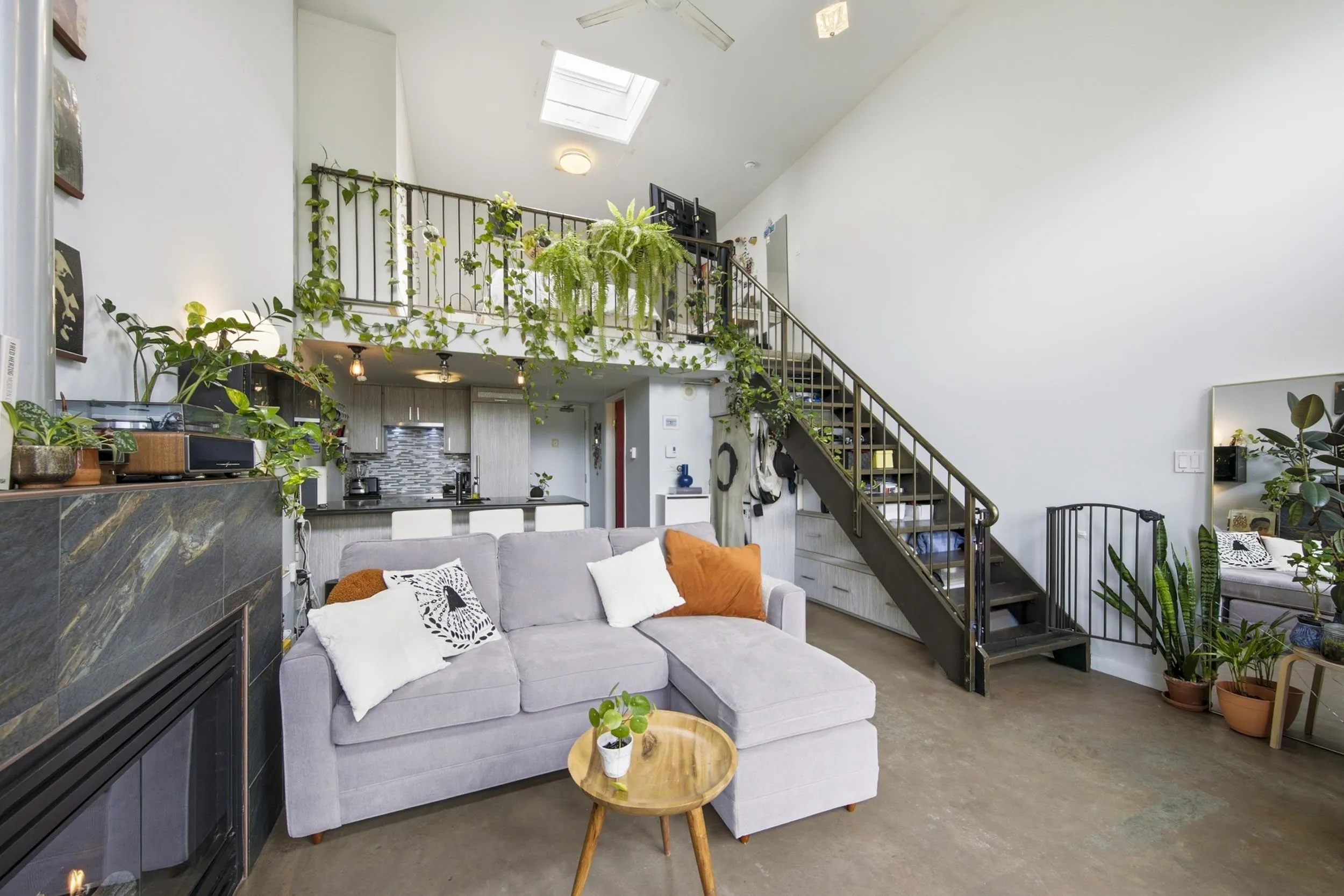 1 E Cordova Street #504