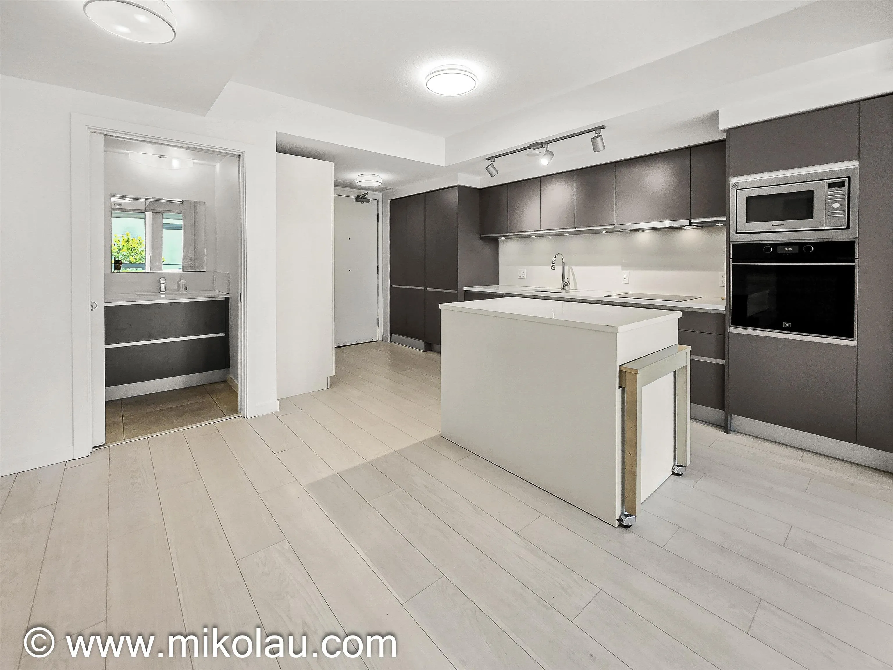 180 E 2nd Avenue #318