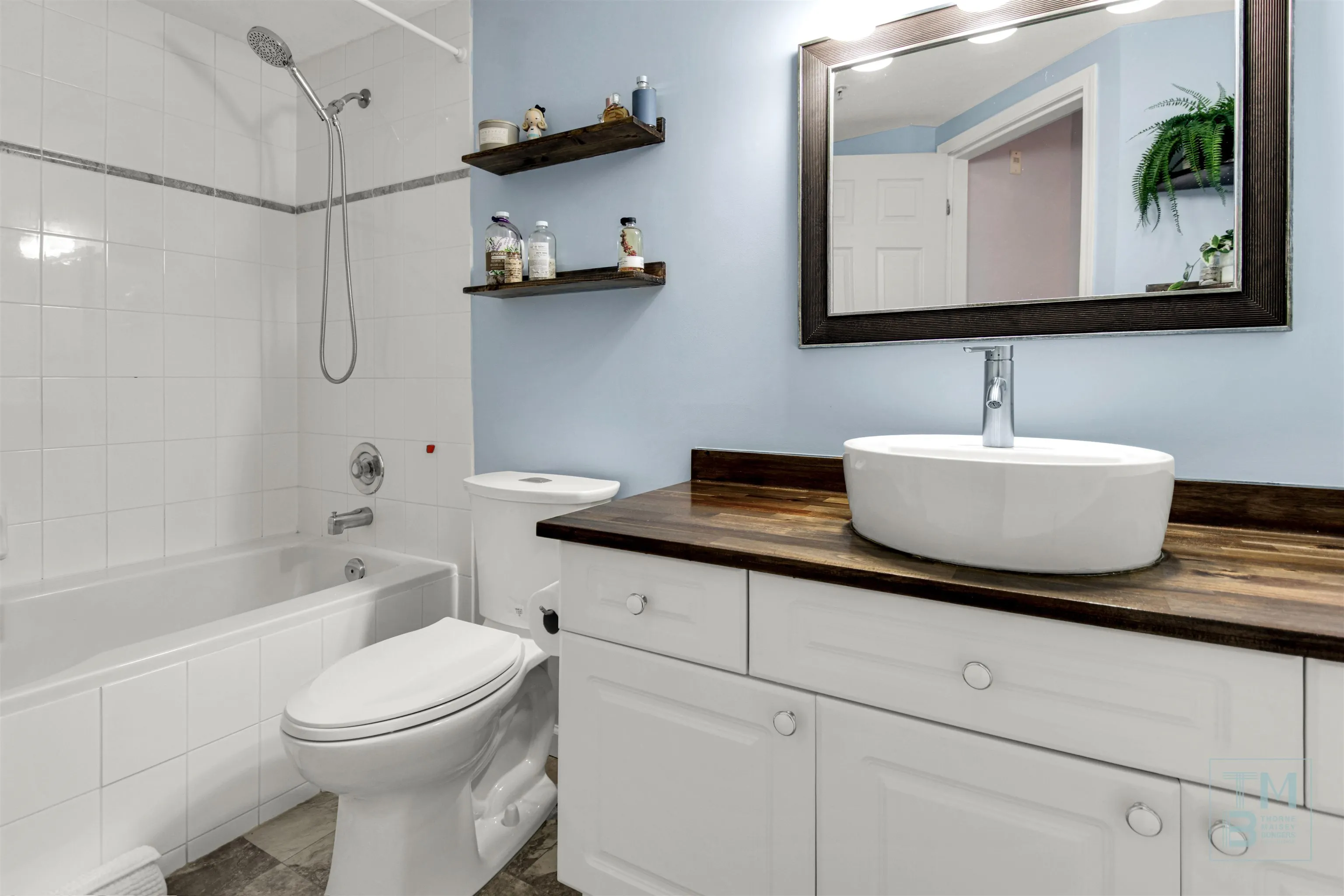 22015 48 Avenue #203
