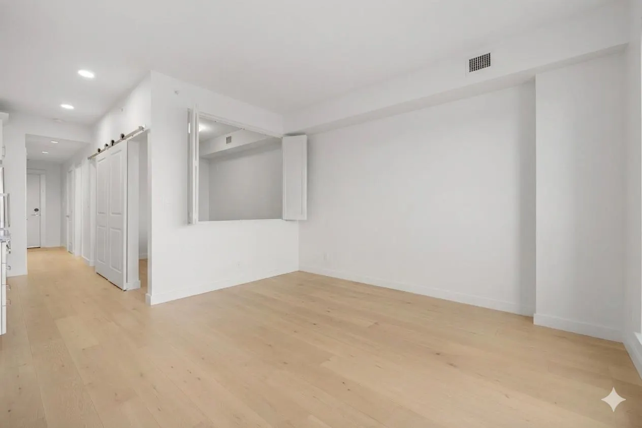 5011 Springs Boulevard #307