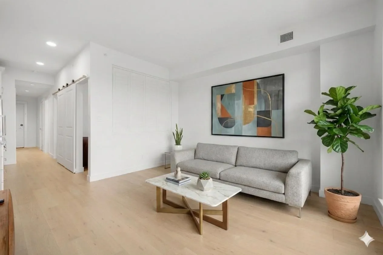 5011 Springs Boulevard #307