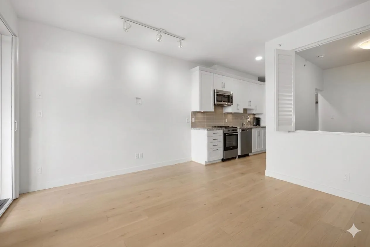 5011 Springs Boulevard #307