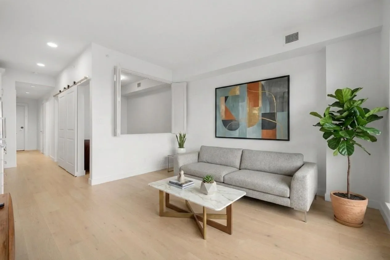 5011 Springs Boulevard #307