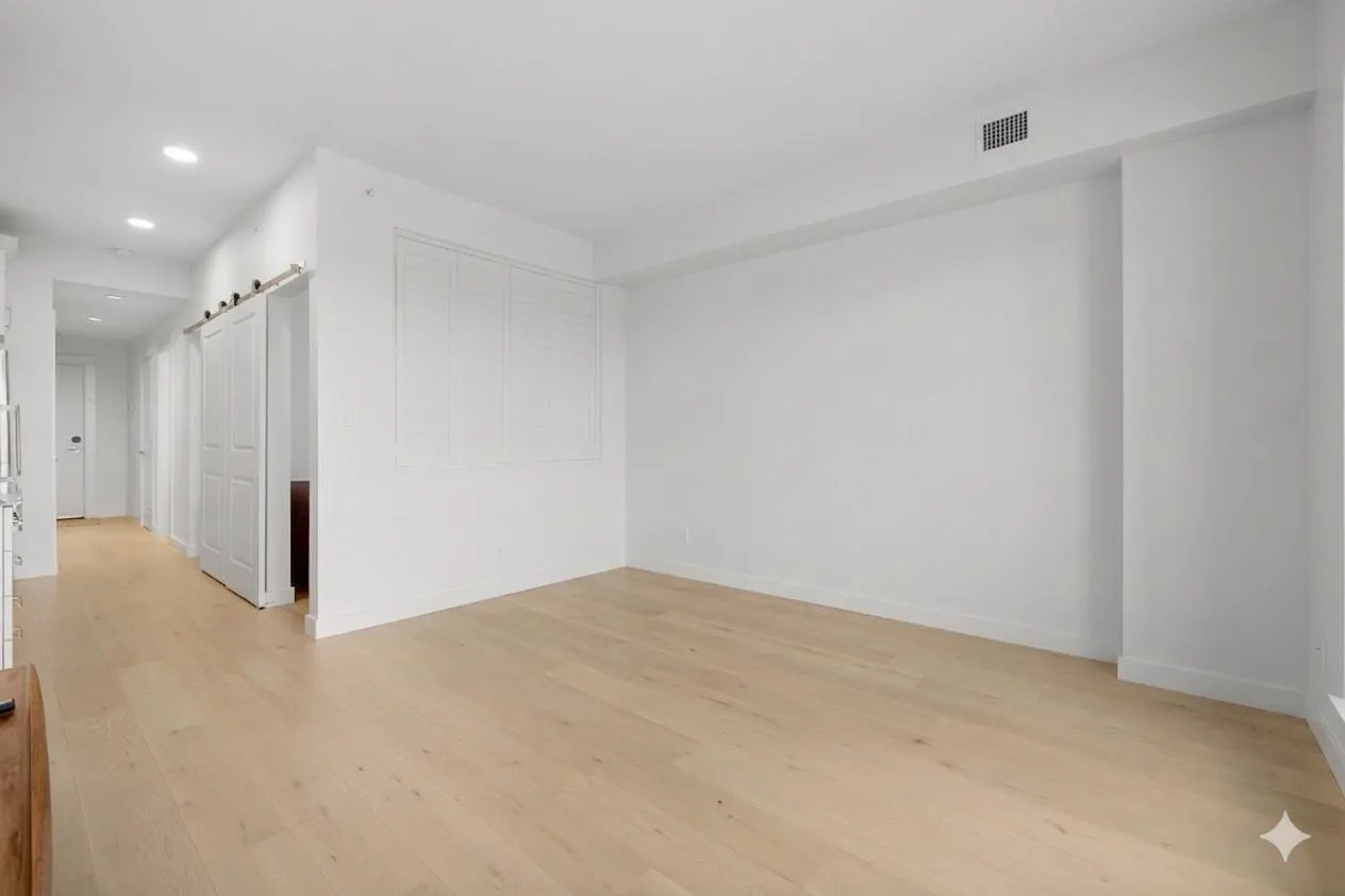 5011 Springs Boulevard #307