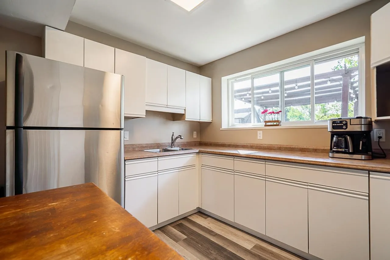 50 E 10th Avenue