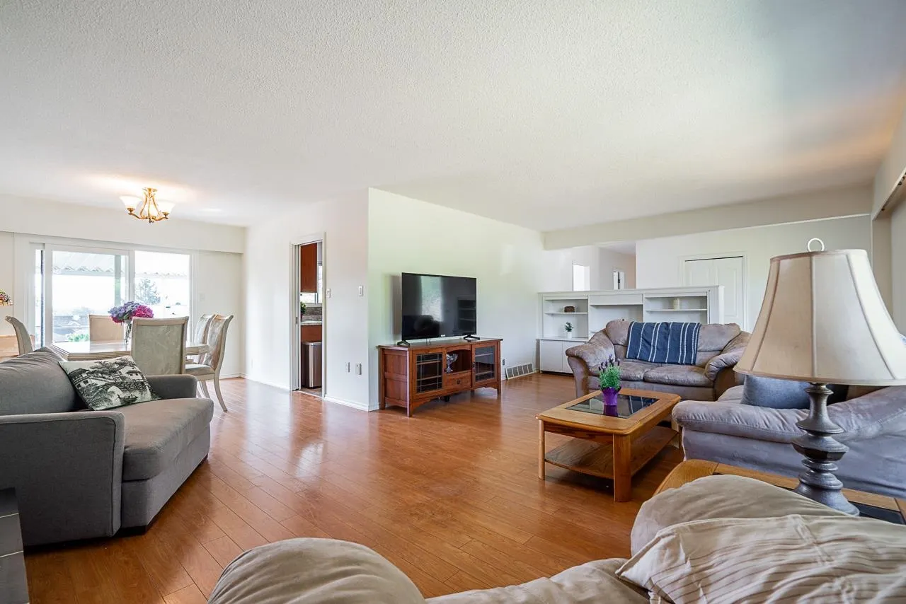 50 E 10th Avenue