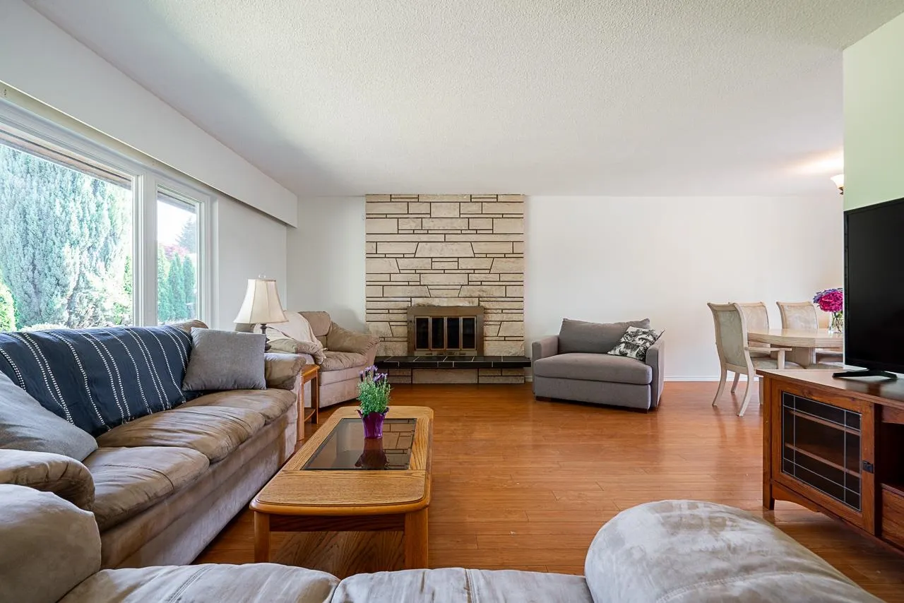 50 E 10th Avenue