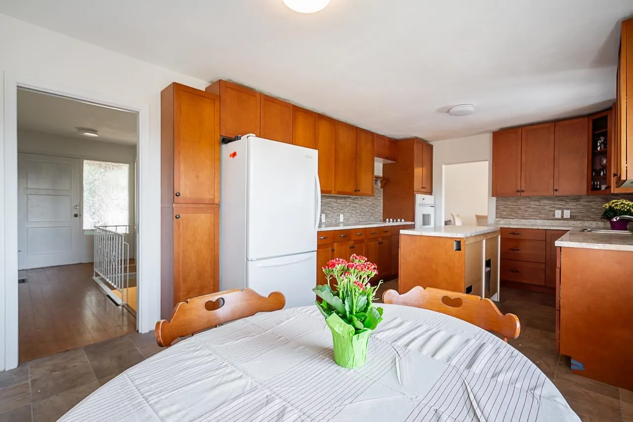 50 E 10th Avenue