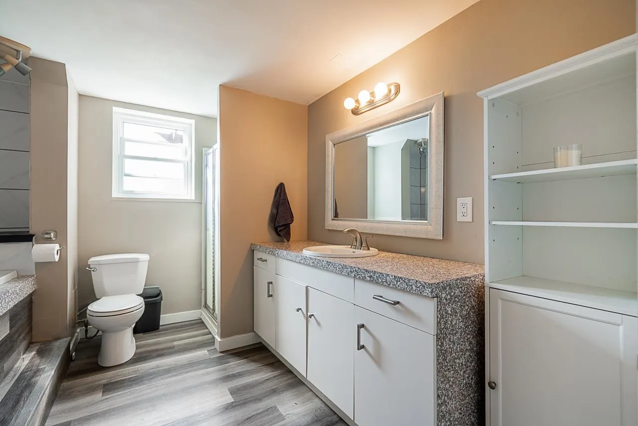 50 E 10th Avenue